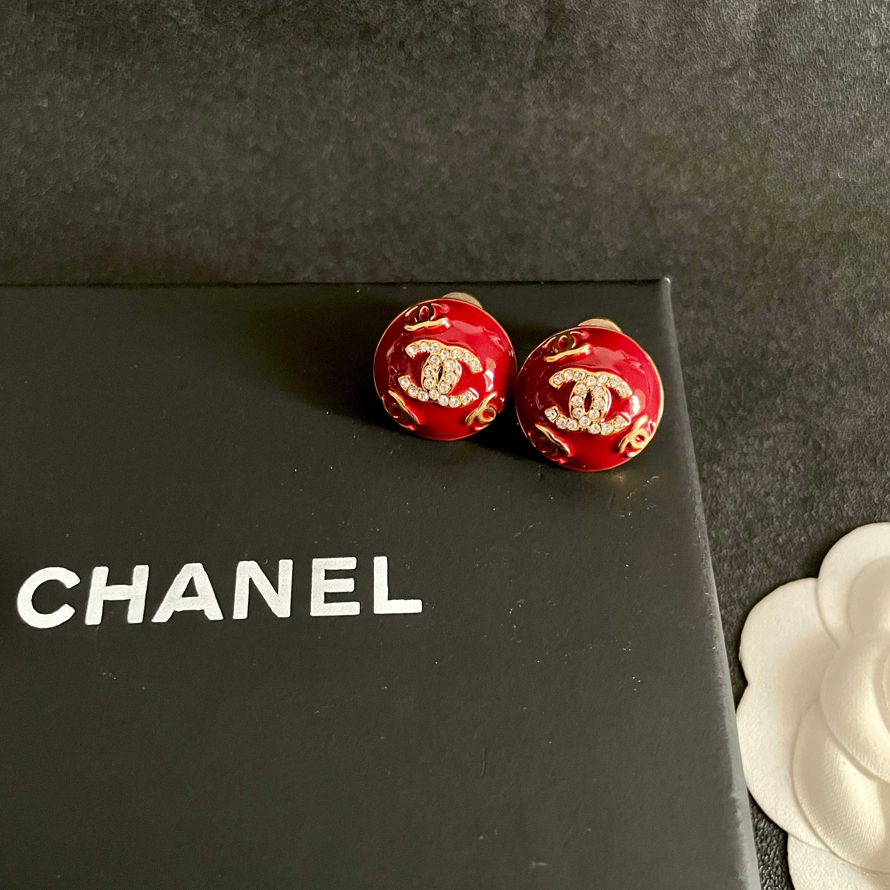 Chanel香奈儿 中古 耳钉👀小香家的款式真心无需多介绍😘🎶每一款都超好看，精致大方，非常显气质