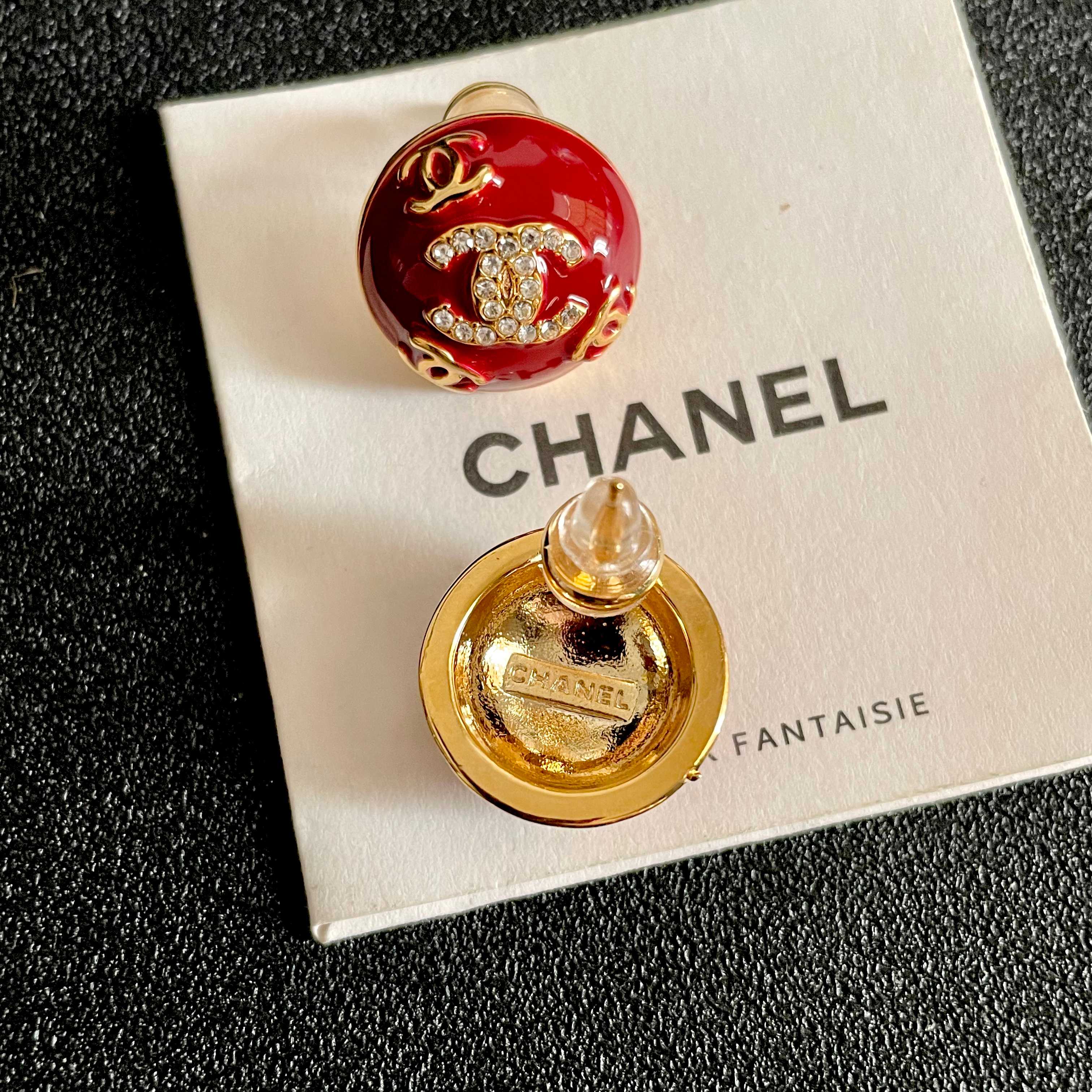 Chanel香奈儿 中古 耳钉👀小香家的款式真心无需多介绍😘🎶每一款都超好看，精致大方，非常显气质
