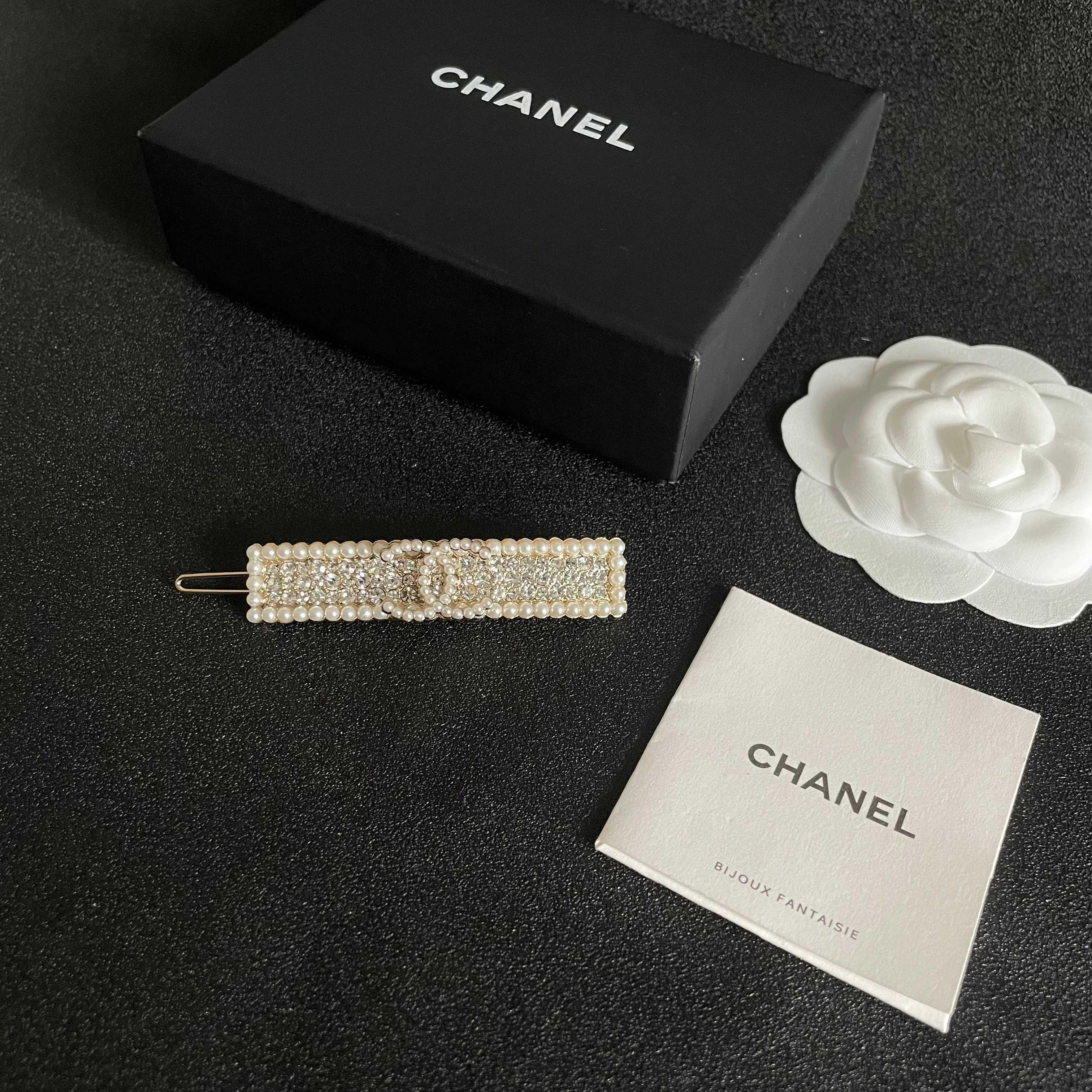 Chanel香奈儿】小香经典发夹热销款火爆上新❣同步专柜‼正品开模‼款式简单大方💋小巧别致💖超级适合夏天