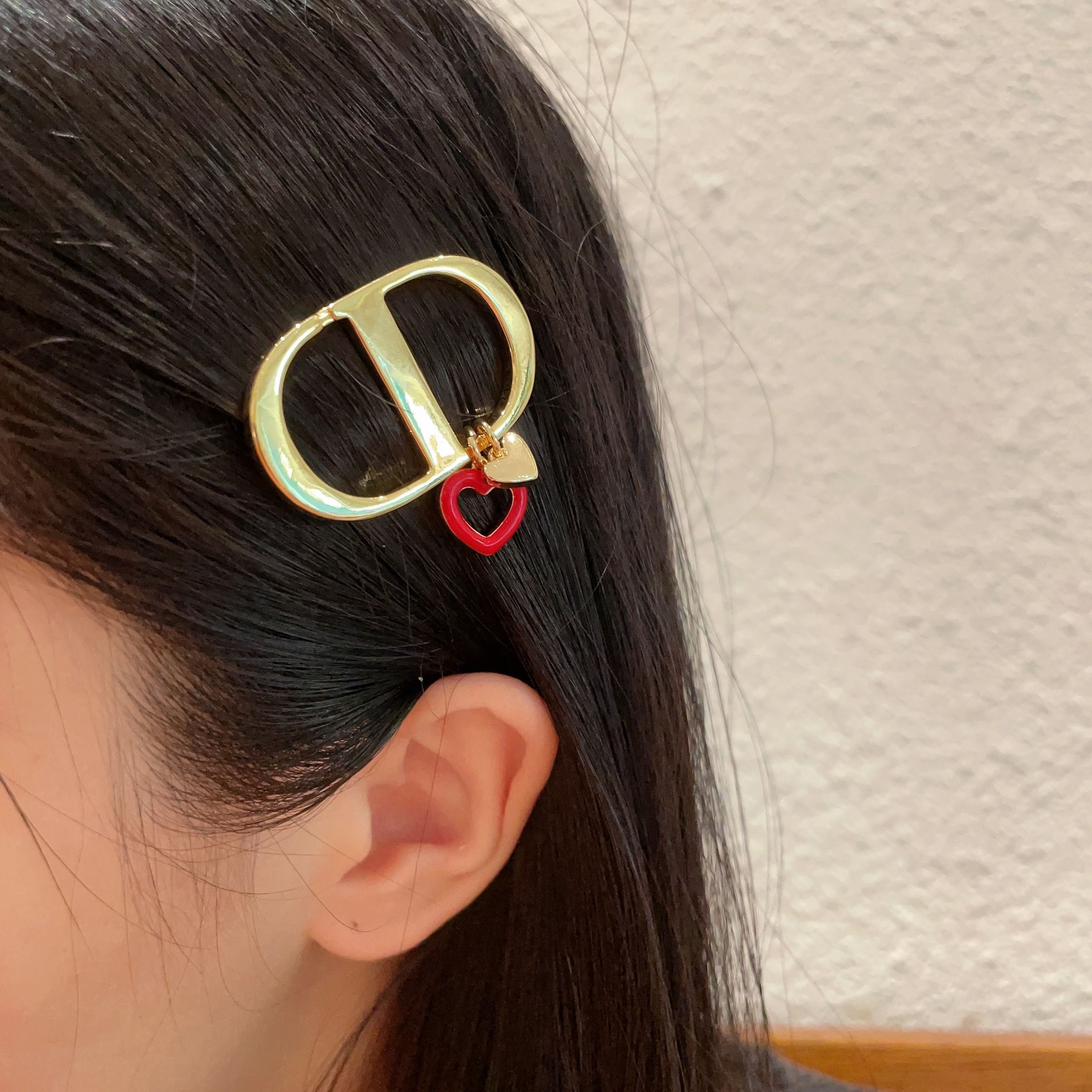 新品❗☀原单货 ☀2026新款DIOR迪奥字母爱心💗CD复古发夹☀专柜一致黄铜材质 超级有质感超.