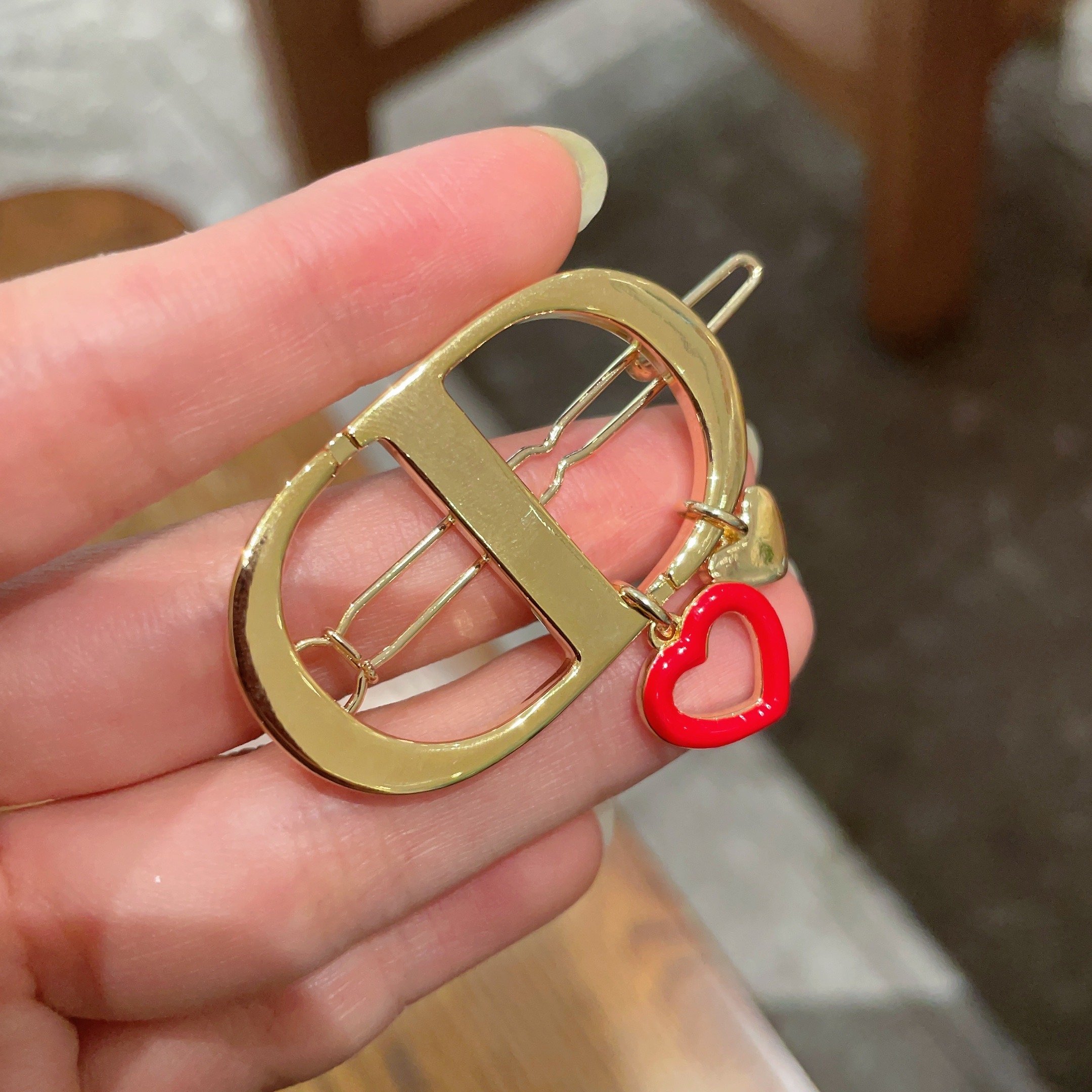 新品❗☀原单货 ☀2026新款DIOR迪奥字母爱心💗CD复古发夹☀专柜一致黄铜材质 超级有质感超.