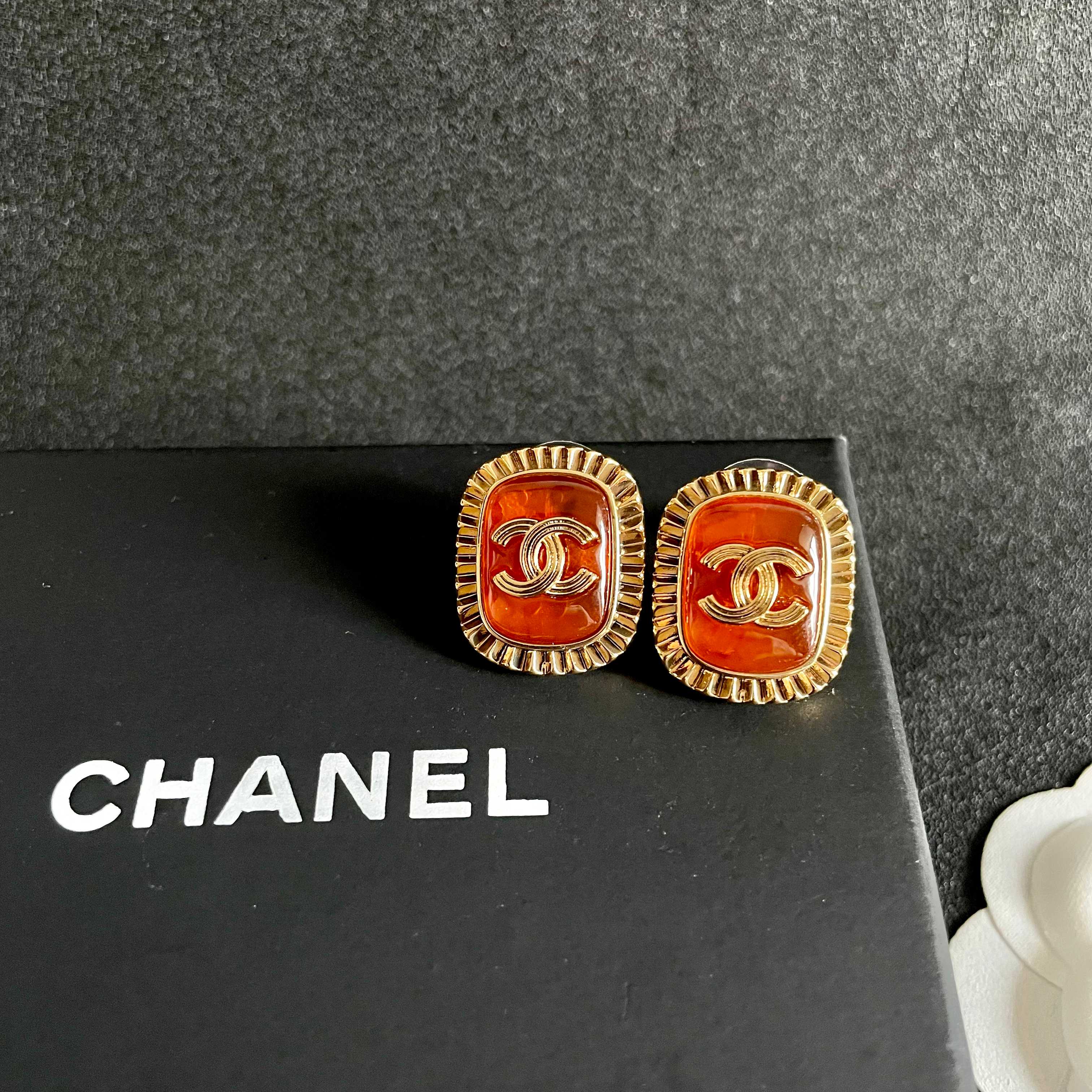 Chanel香奈儿 中古 耳钉👀小香家的款式真心无需多介绍😘🎶每一款都超好看，精致大方，非常显气质