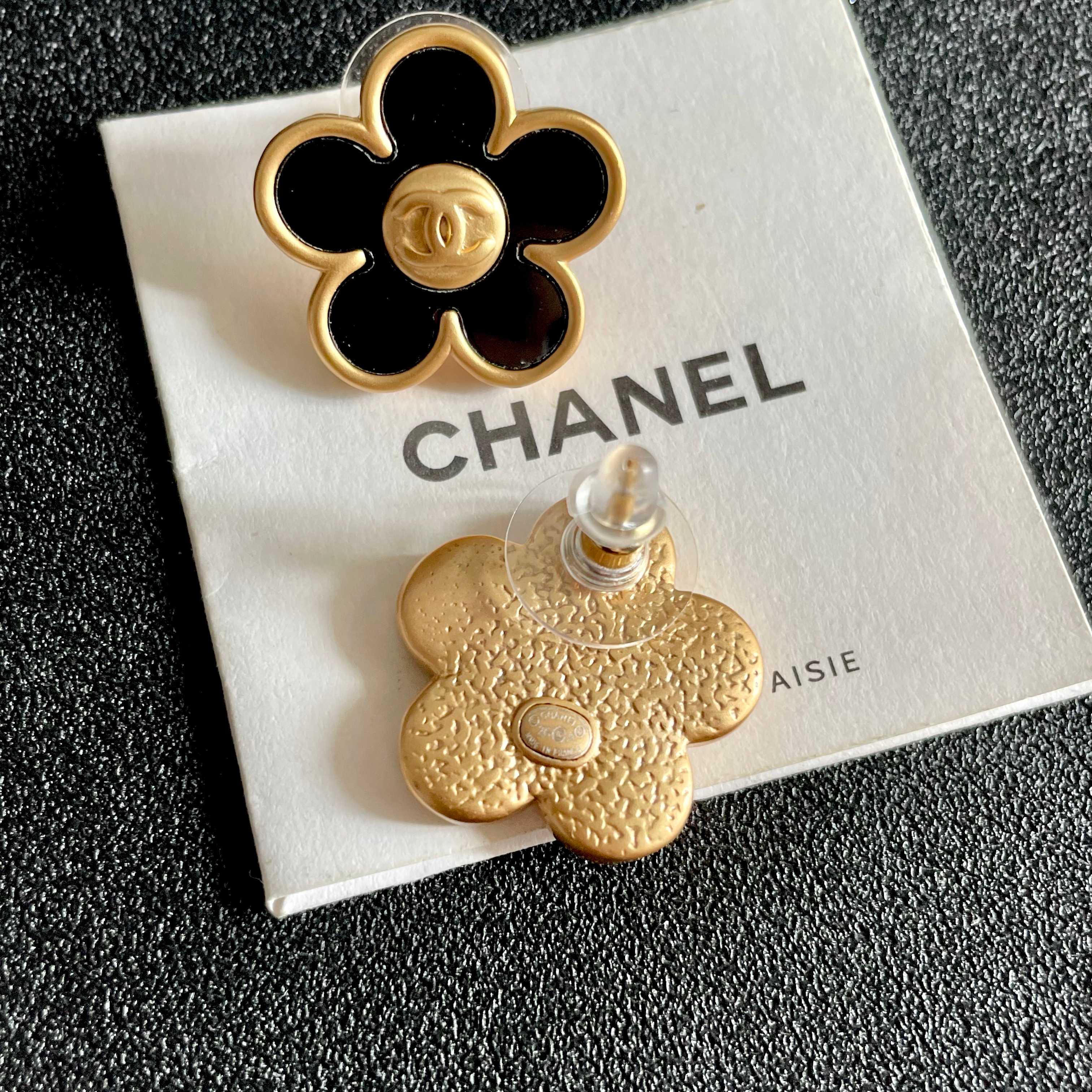 Chanel香奈儿 中古 耳钉👀小香家的款式真心无需多介绍😘🎶每一款都超好看，精致大方，非常显气质