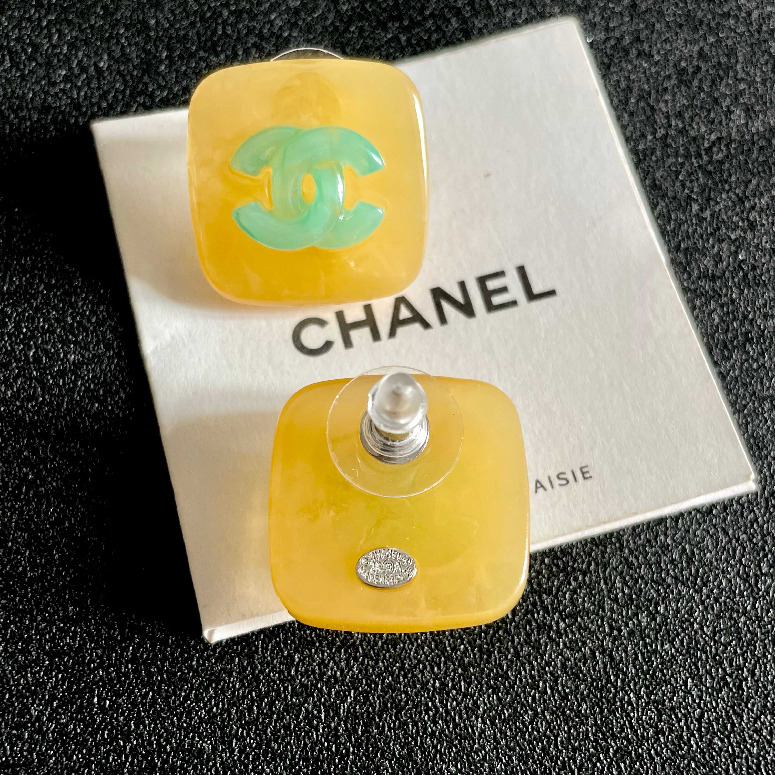 Chanel香奈儿 中古 耳钉👀小香家的款式真心无需多介绍😘🎶每一款都超好看，精致大方，非常显气质