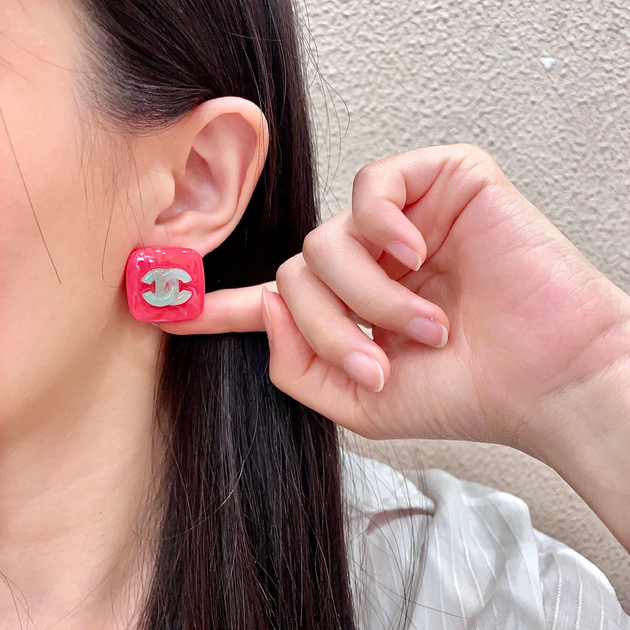 Chanel香奈儿 中古 耳钉👀小香家的款式真心无需多介绍😘🎶每一款都超好看，精致大方，非常显气质