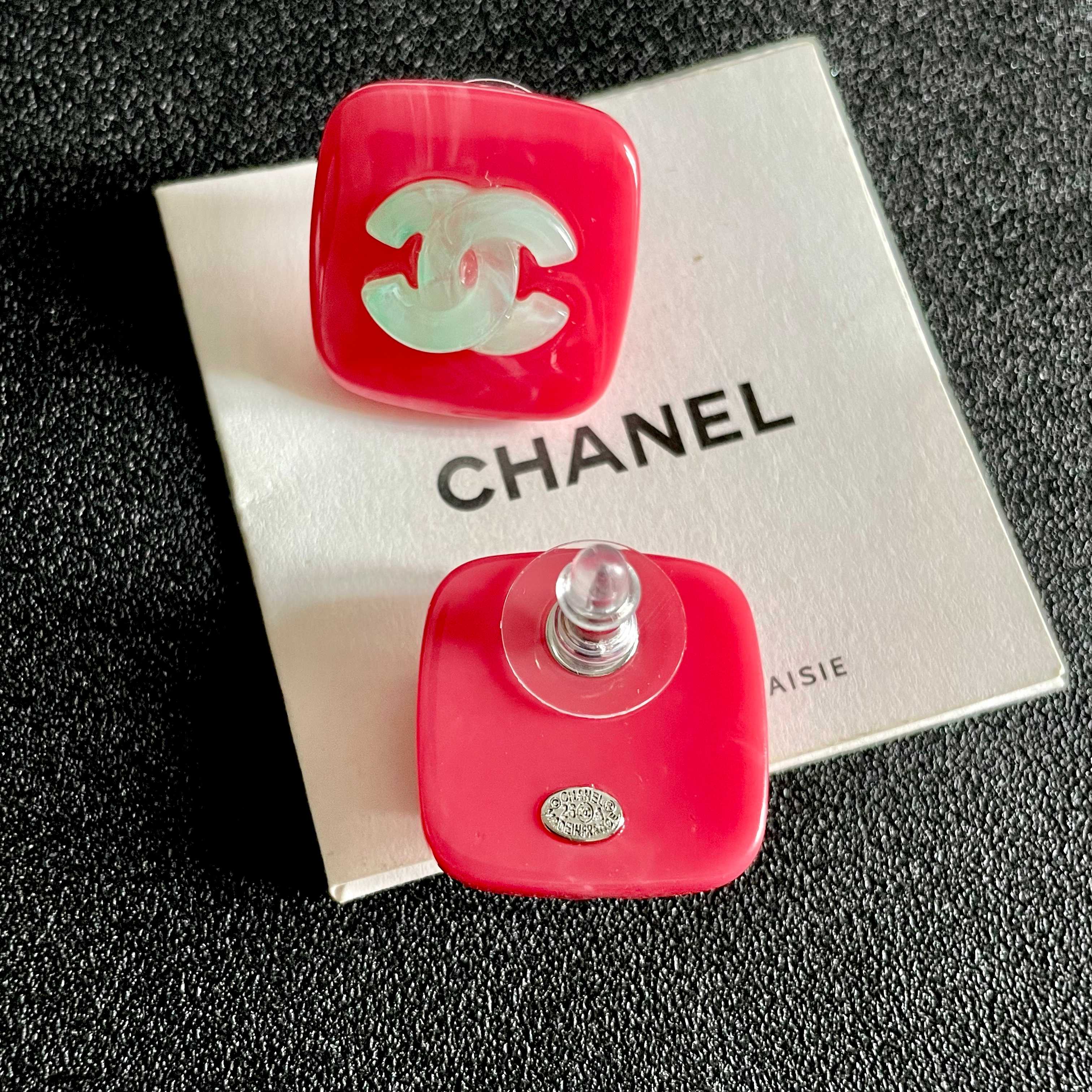 Chanel香奈儿 中古 耳钉👀小香家的款式真心无需多介绍😘🎶每一款都超好看，精致大方，非常显气质