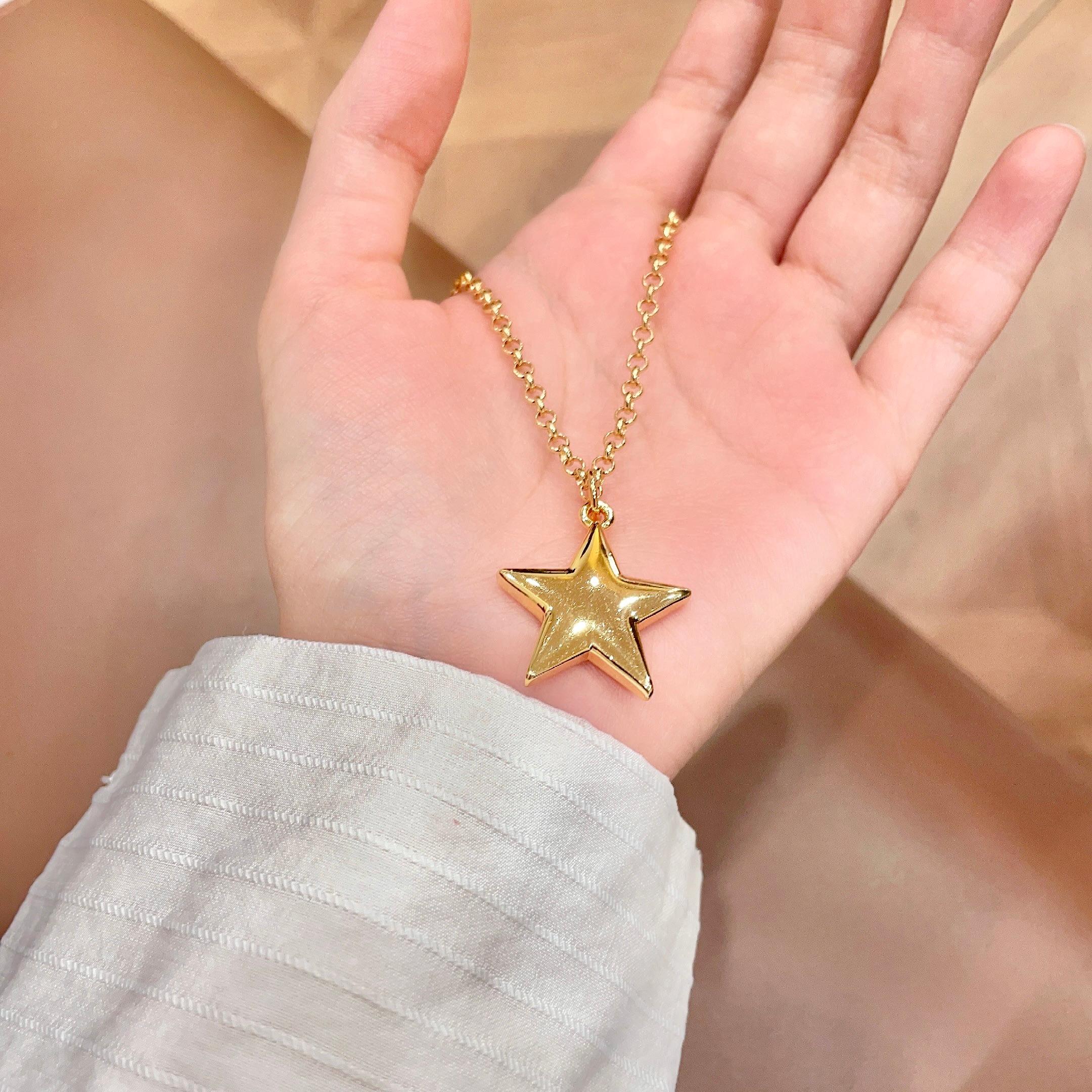 Chanel香奈儿 中古 字母项链👀小香家的款式真心无需多介绍😘🎶每一款都超好看，精致大方，非常显气质.