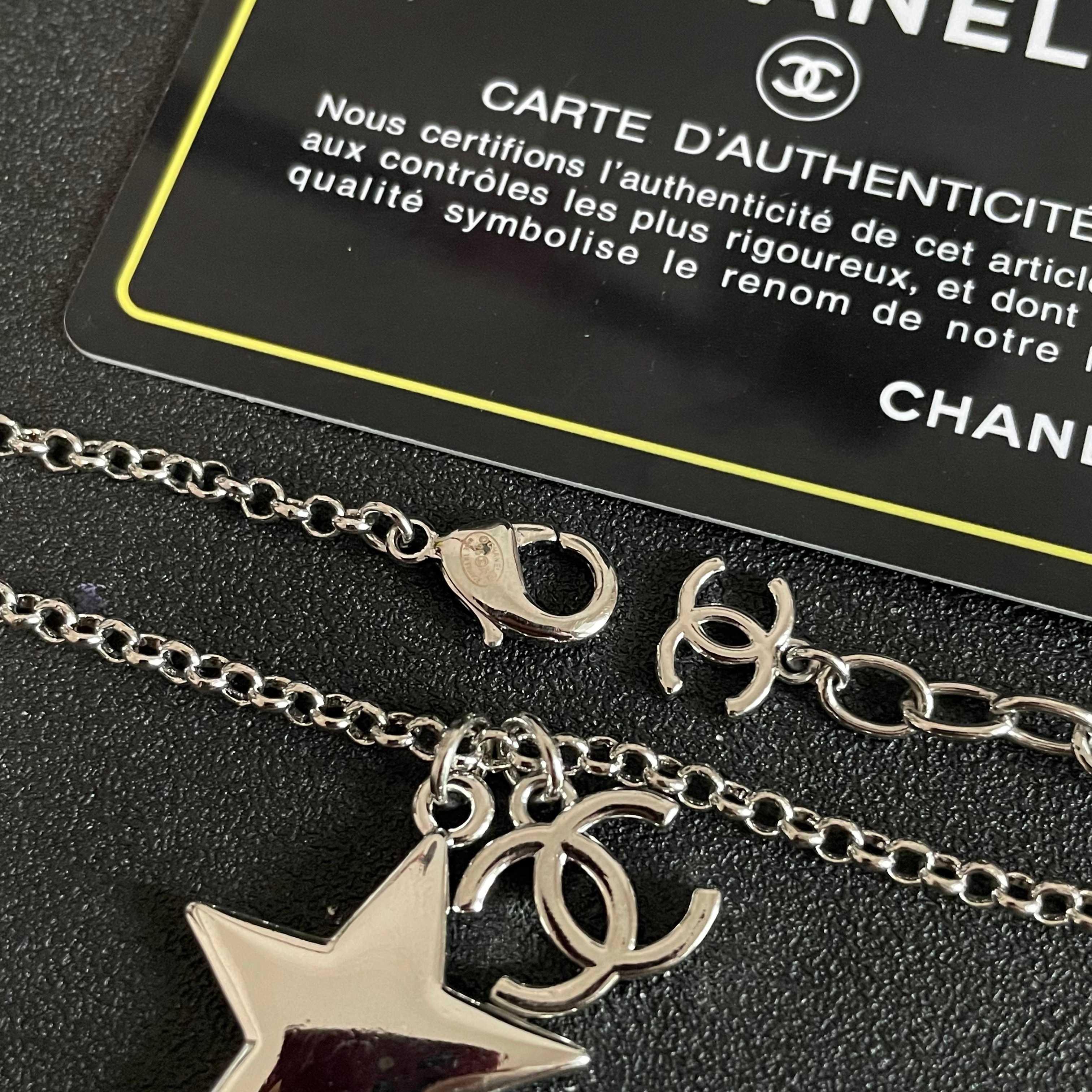 Chanel香奈儿 中古 字母项链👀小香家的款式真心无需多介绍😘🎶每一款都超好看，精致大方，非常显气质.