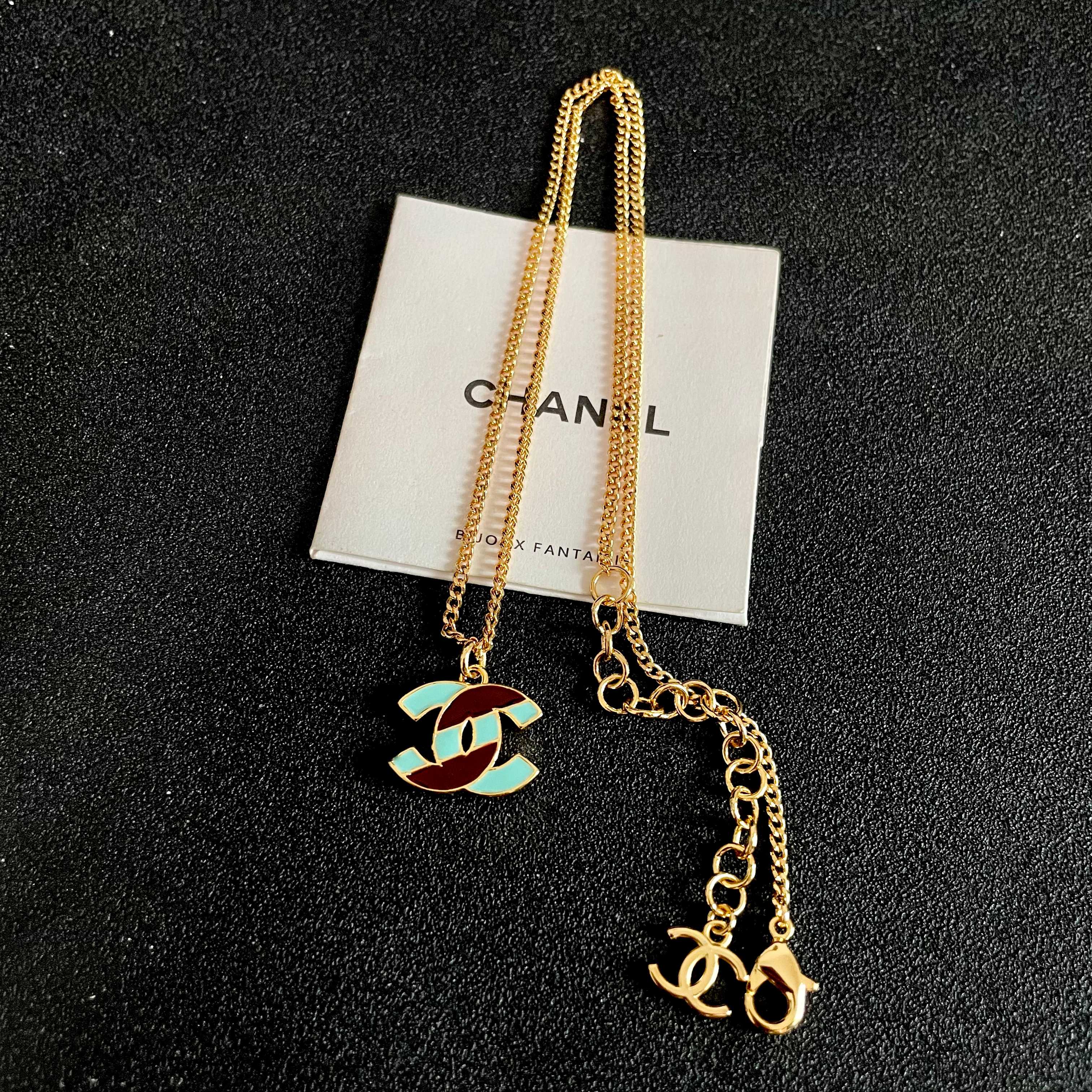 Chanel香奈儿 中古 字母项链👀小香家的款式真心无需多介绍😘🎶每一款都超好看，精致大方，非常显气质.