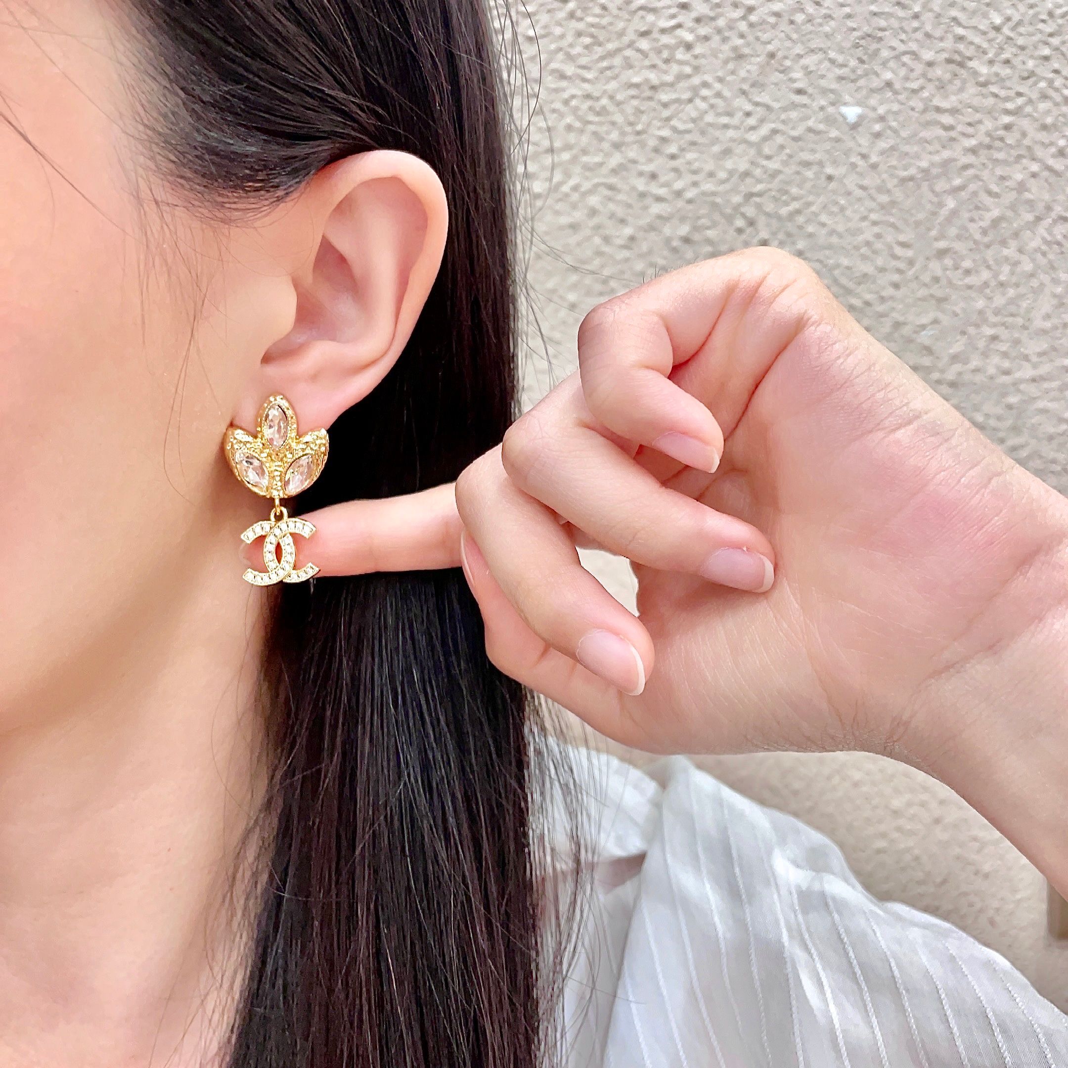 Chanel香奈儿 中古 耳钉👀小香家的款式真心无需多介绍😘🎶每一款都超好看，精致大方，非常显气质
