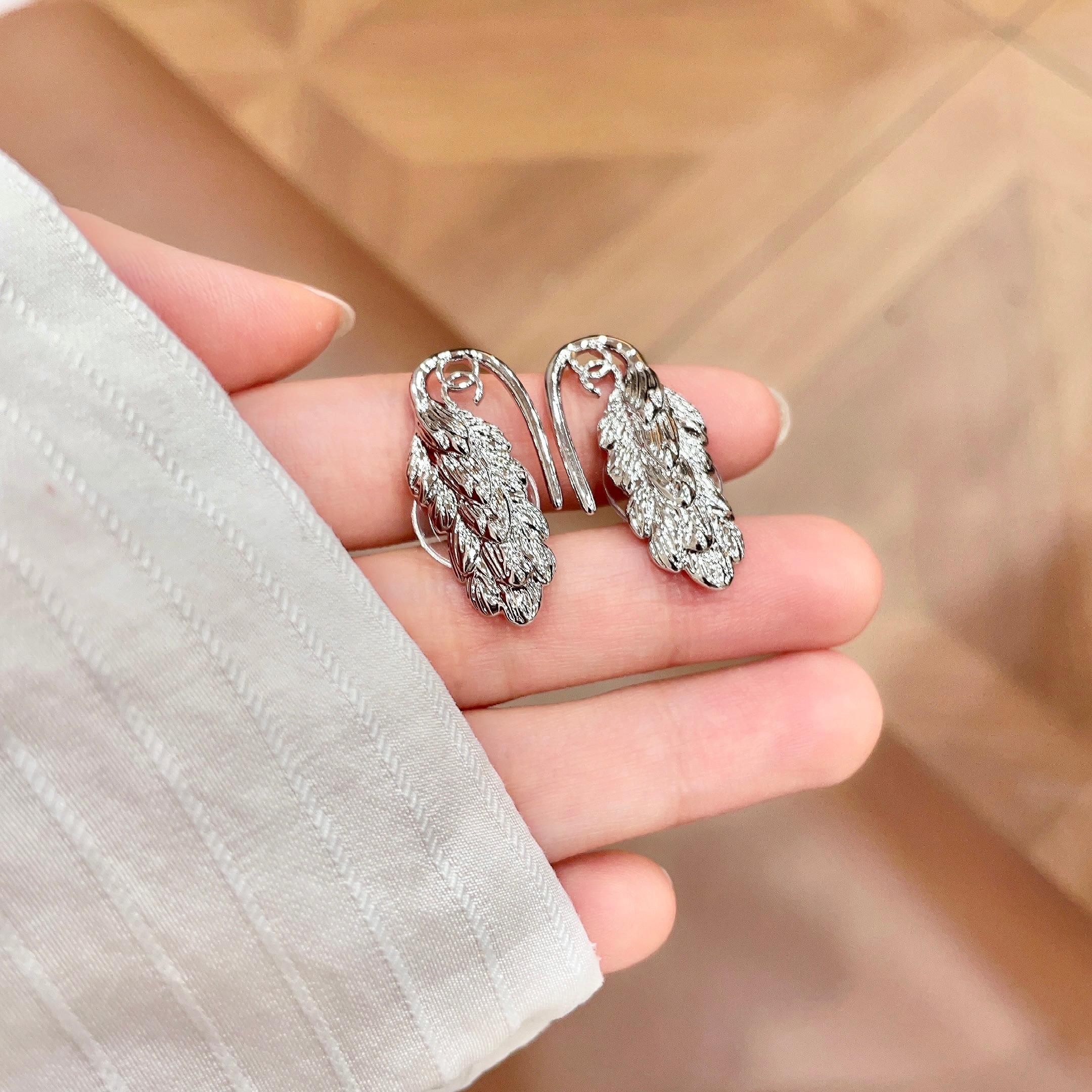 Chanel香奈儿 中古 耳钉👀小香家的款式真心无需多介绍😘🎶每一款都超好看，精致大方，非常显气质