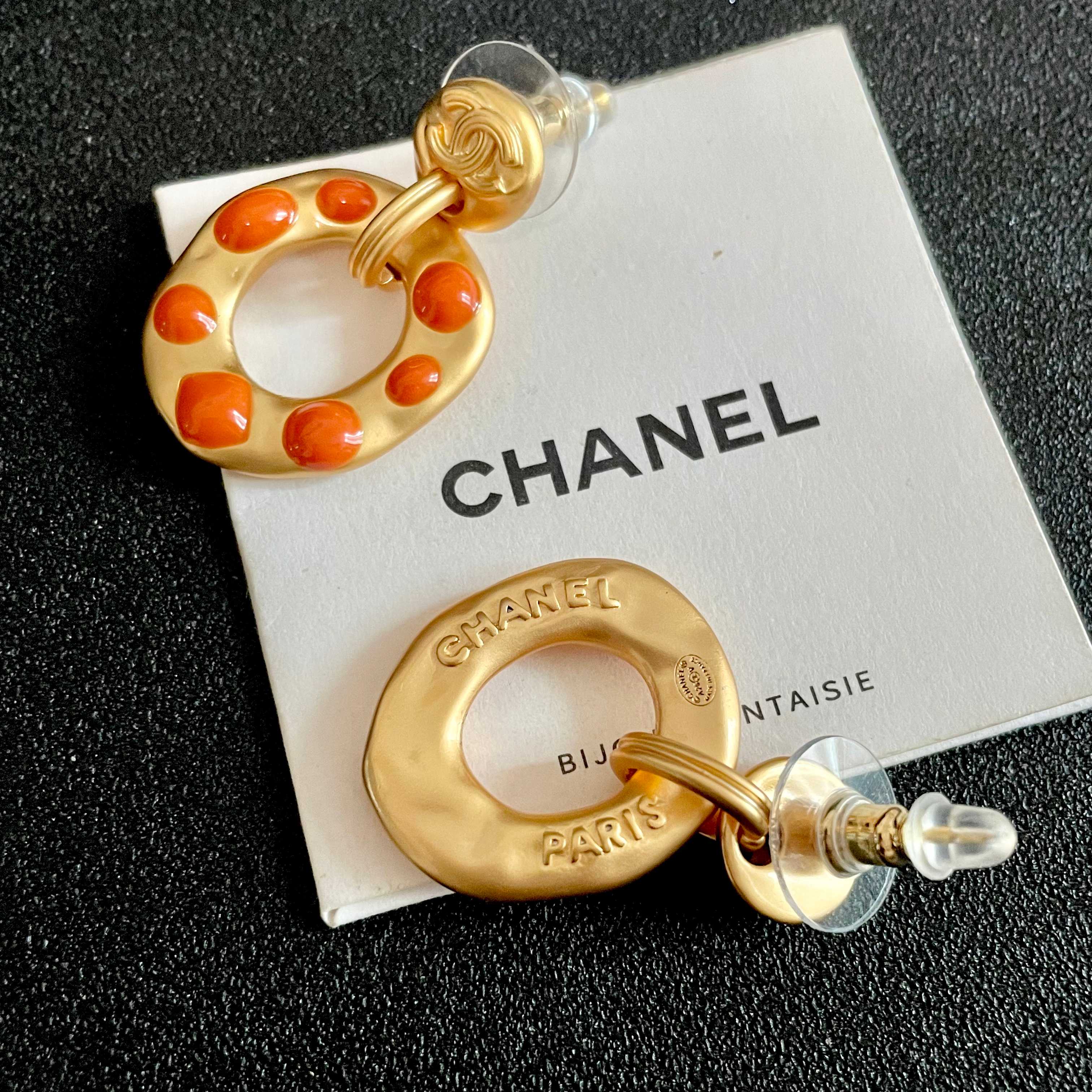 Chanel香奈儿 中古 耳钉👀小香家的款式真心无需多介绍😘🎶每一款都超好看，精致大方，非常显气质
