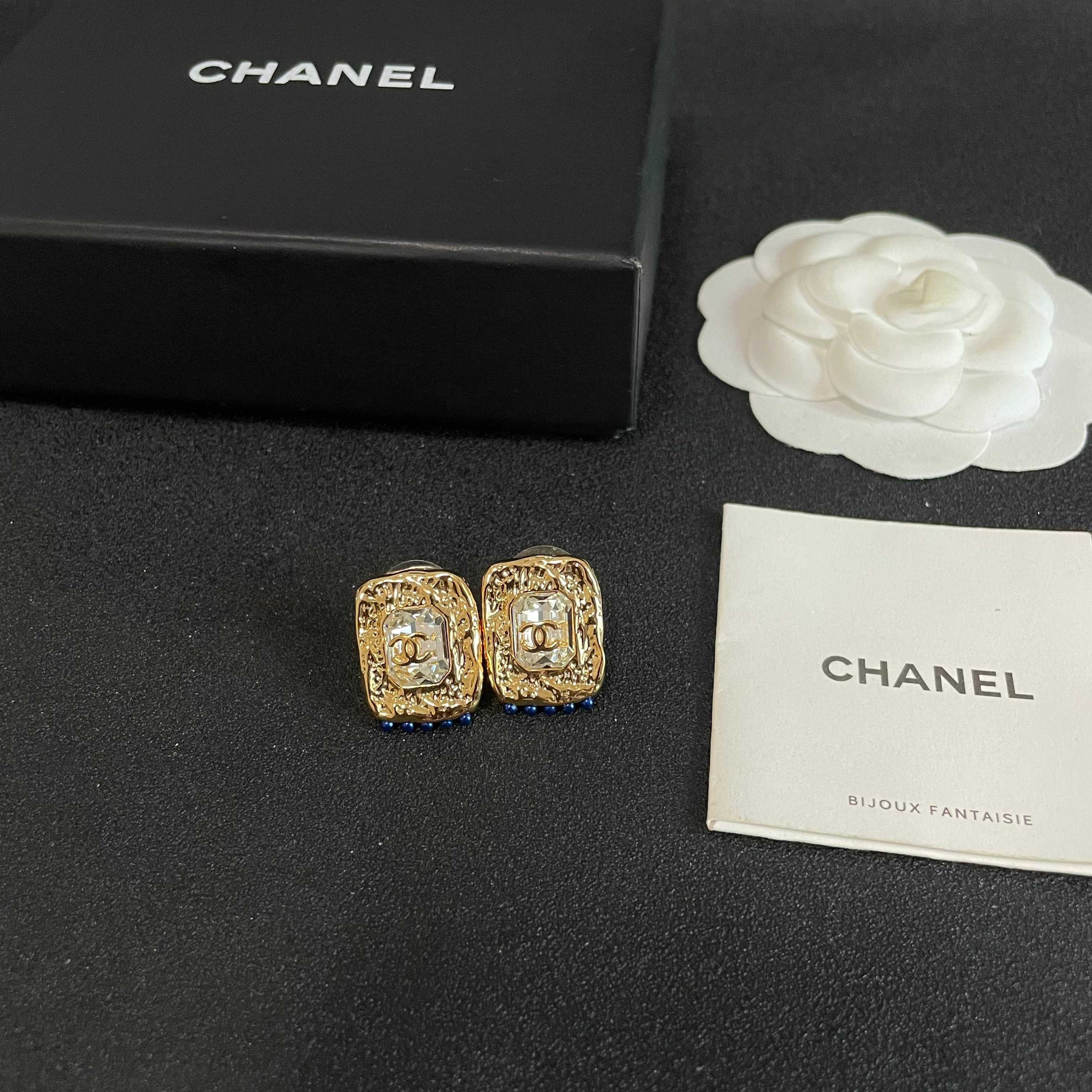 Chanel香奈儿 中古 耳钉👀小香家的款式真心无需多介绍😘🎶每一款都超好看，精致大方，非常显气质