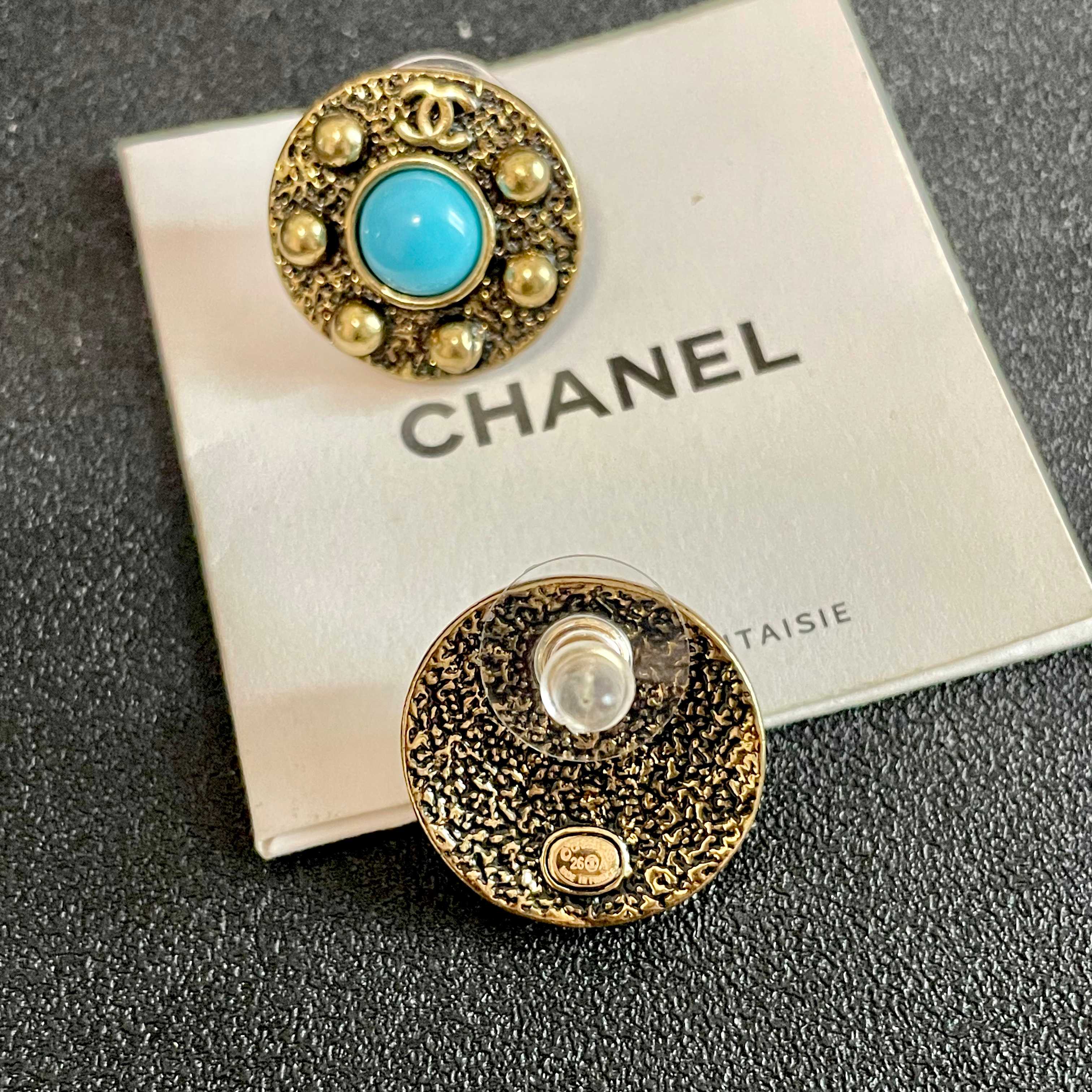 Chanel香奈儿 中古 耳钉👀小香家的款式真心无需多介绍😘🎶每一款都超好看，精致大方，非常显气质
