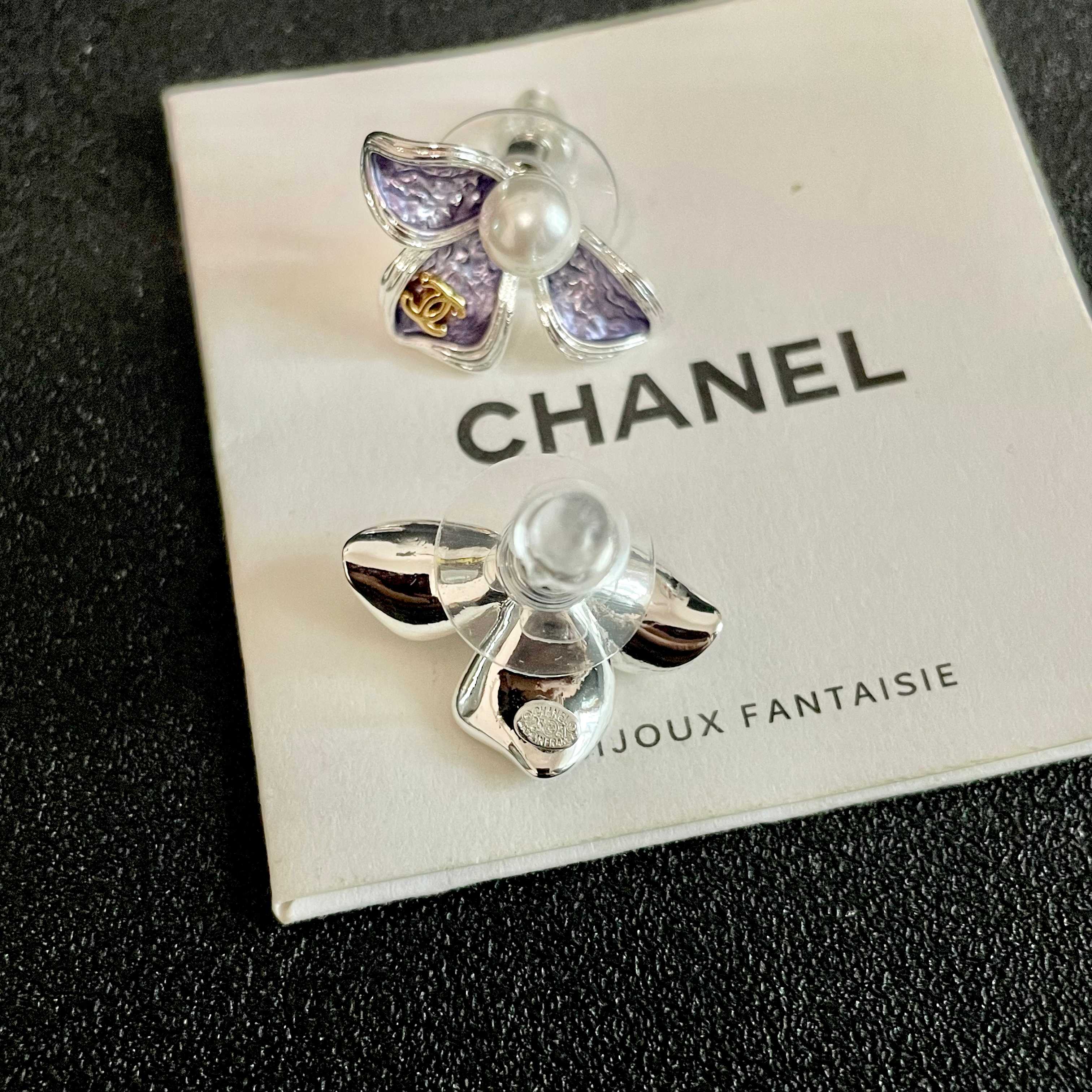 Chanel香奈儿 中古 耳钉👀小香家的款式真心无需多介绍😘🎶每一款都超好看，精致大方，非常显气质