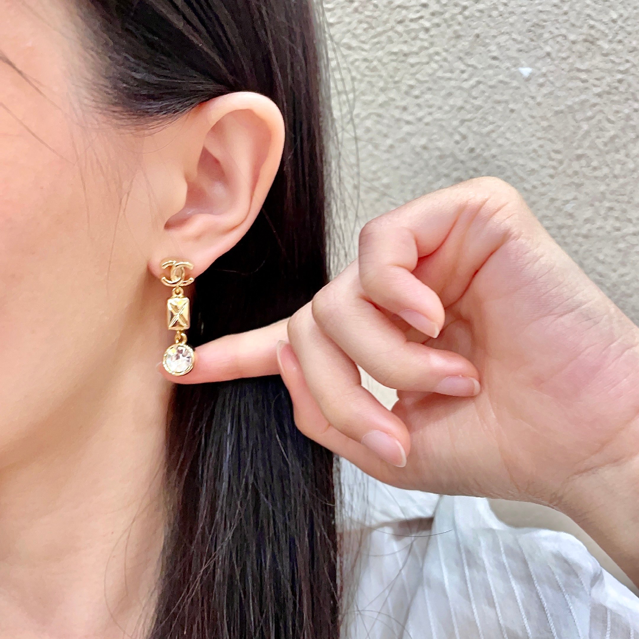 Chanel香奈儿 中古 耳钉👀小香家的款式真心无需多介绍😘🎶每一款都超好看，精致大方，非常显气质