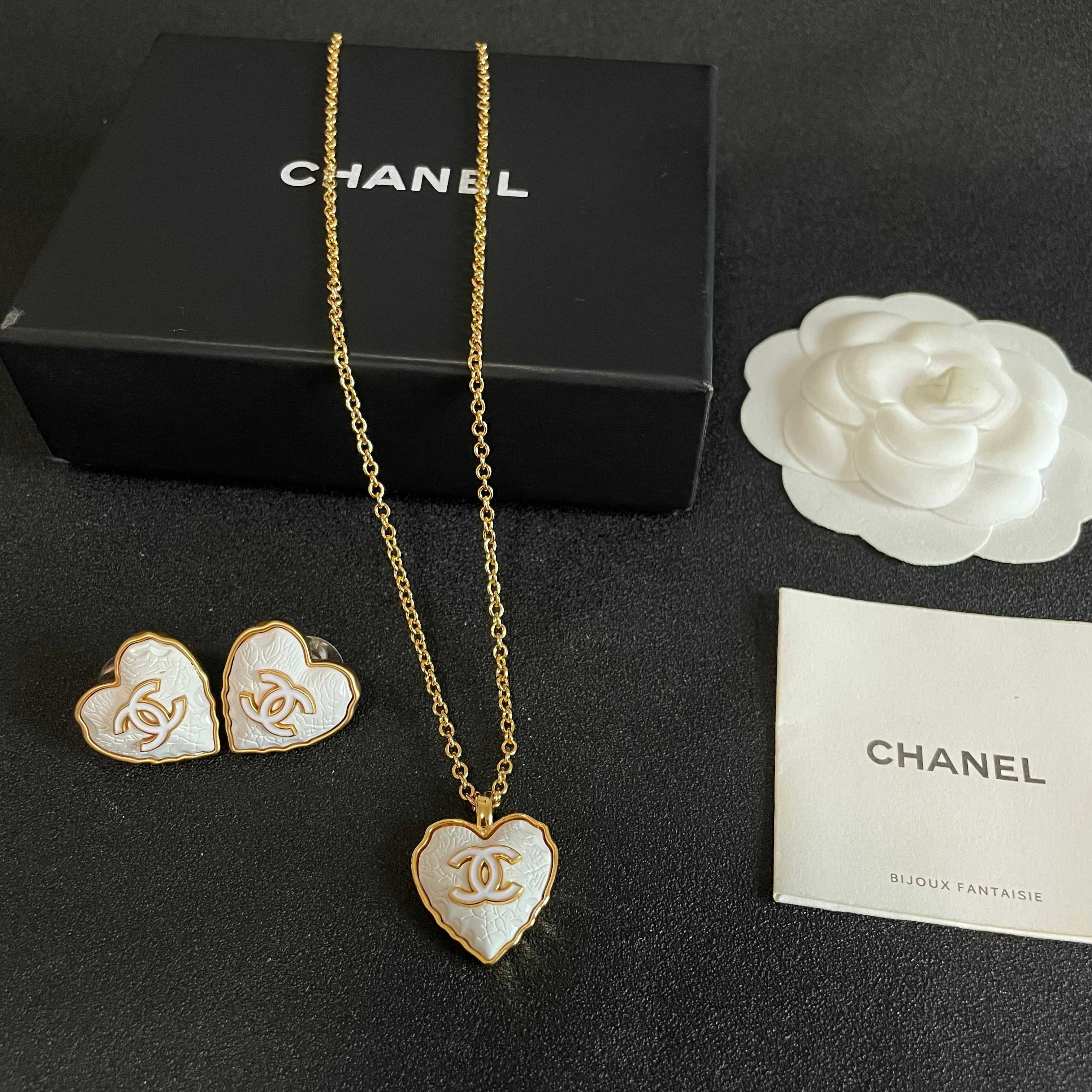 Chanel香奈儿 中古 耳钉👀小香家的款式真心无需多介绍😘🎶每一款都超好看，精致大方，非常显气质
