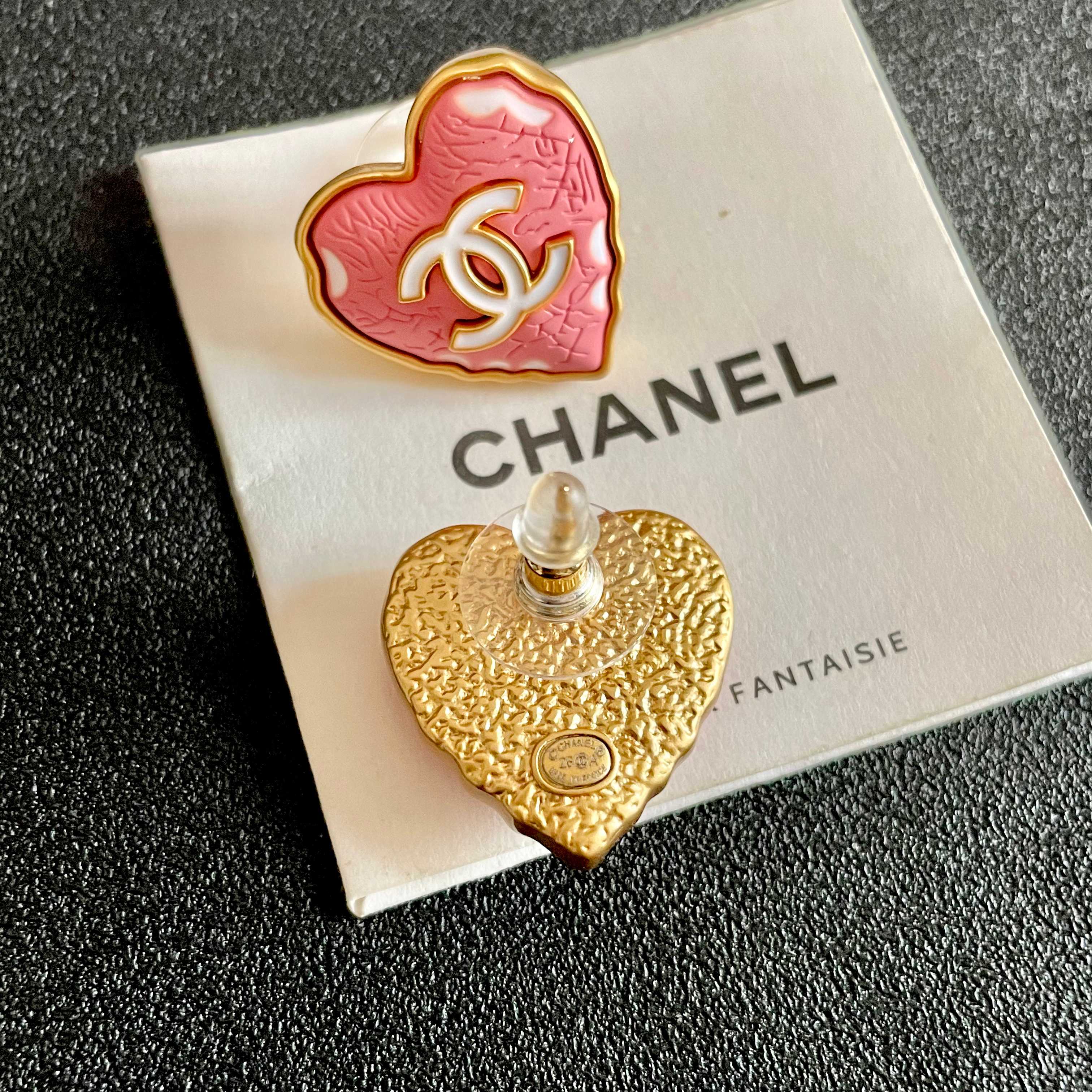 Chanel香奈儿 中古 耳钉👀小香家的款式真心无需多介绍😘🎶每一款都超好看，精致大方，非常显气质