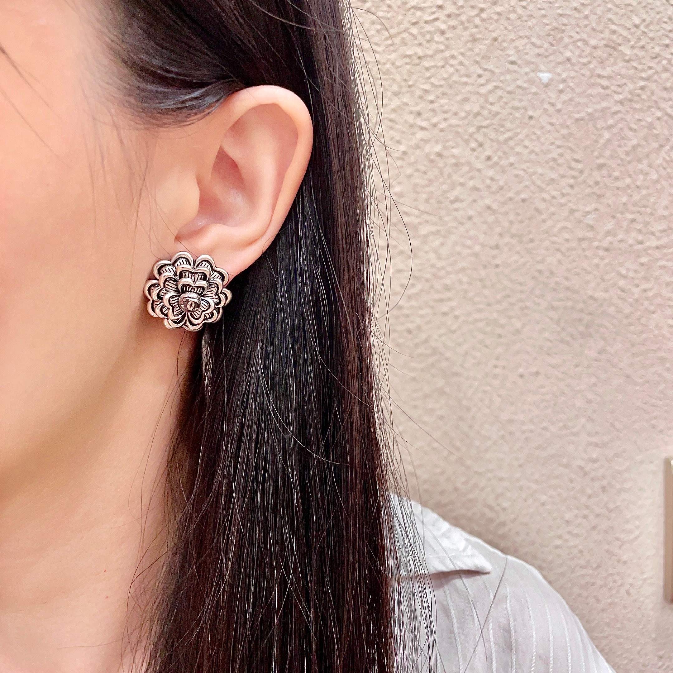 Chanel香奈儿 中古 耳钉👀小香家的款式真心无需多介绍😘🎶每一款都超好看，精致大方，非常显气质