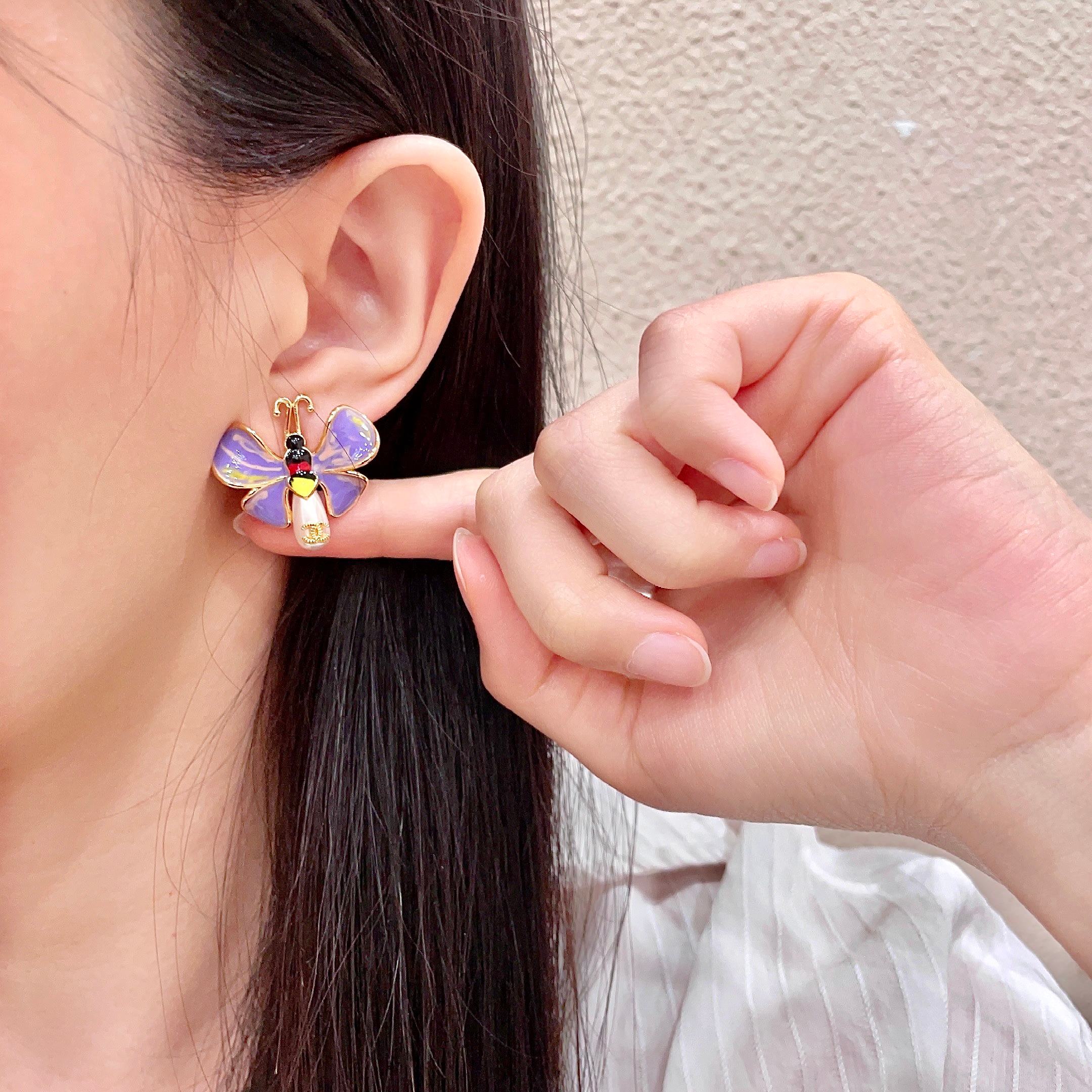 Chanel香奈儿 中古 耳钉👀小香家的款式真心无需多介绍😘🎶每一款都超好看，精致大方，非常显气质