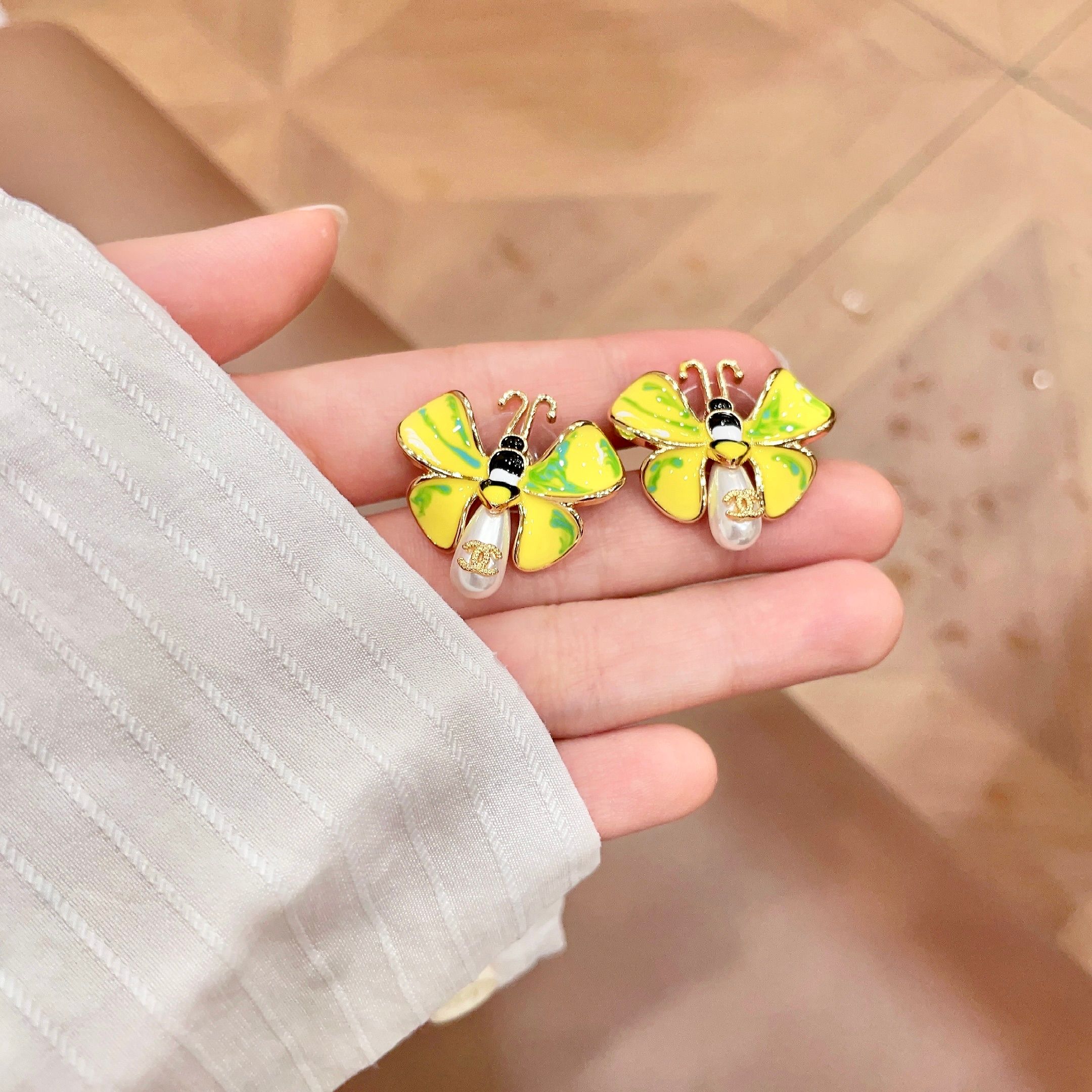 Chanel香奈儿 中古 耳钉👀小香家的款式真心无需多介绍😘🎶每一款都超好看，精致大方，非常显气质