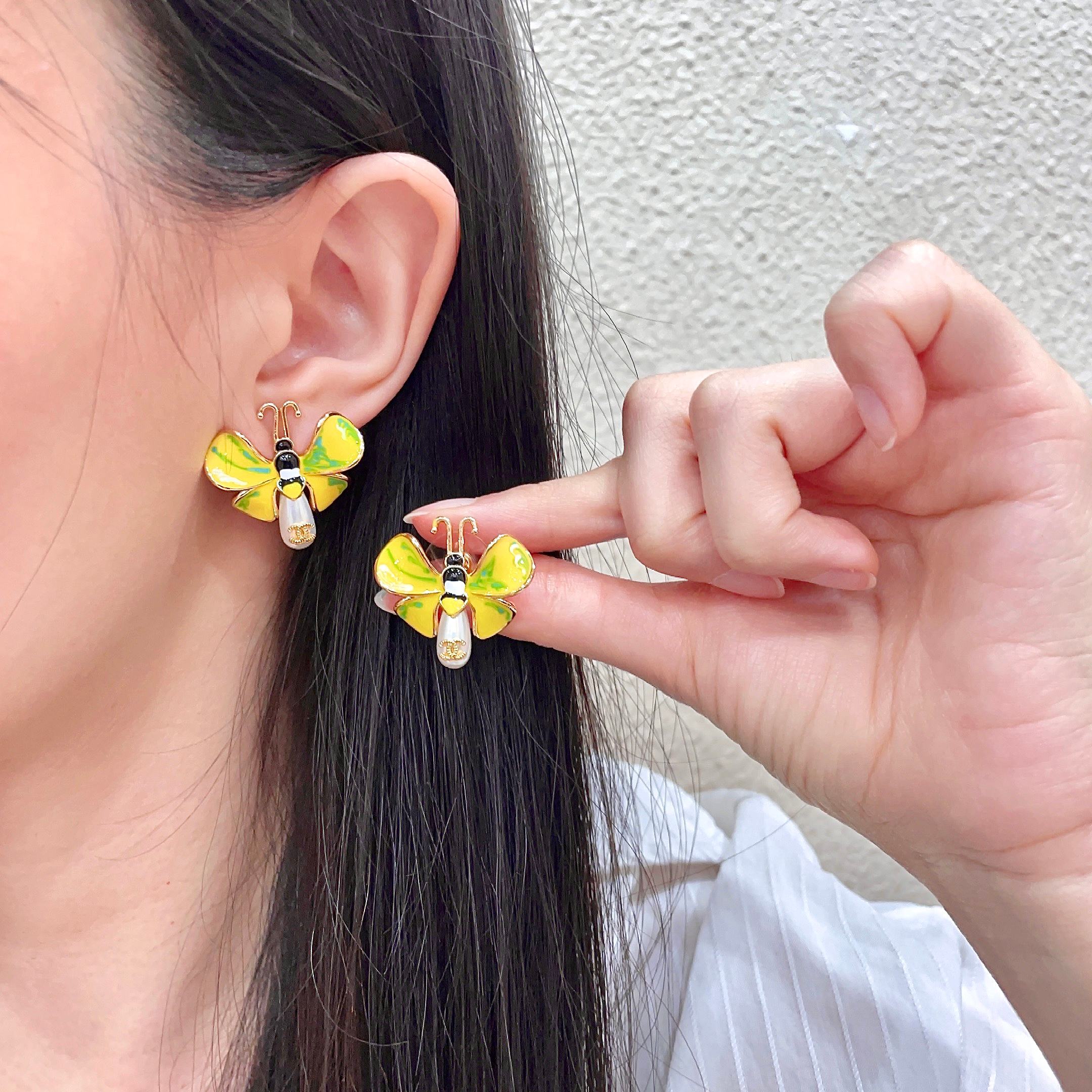 Chanel香奈儿 中古 耳钉👀小香家的款式真心无需多介绍😘🎶每一款都超好看，精致大方，非常显气质