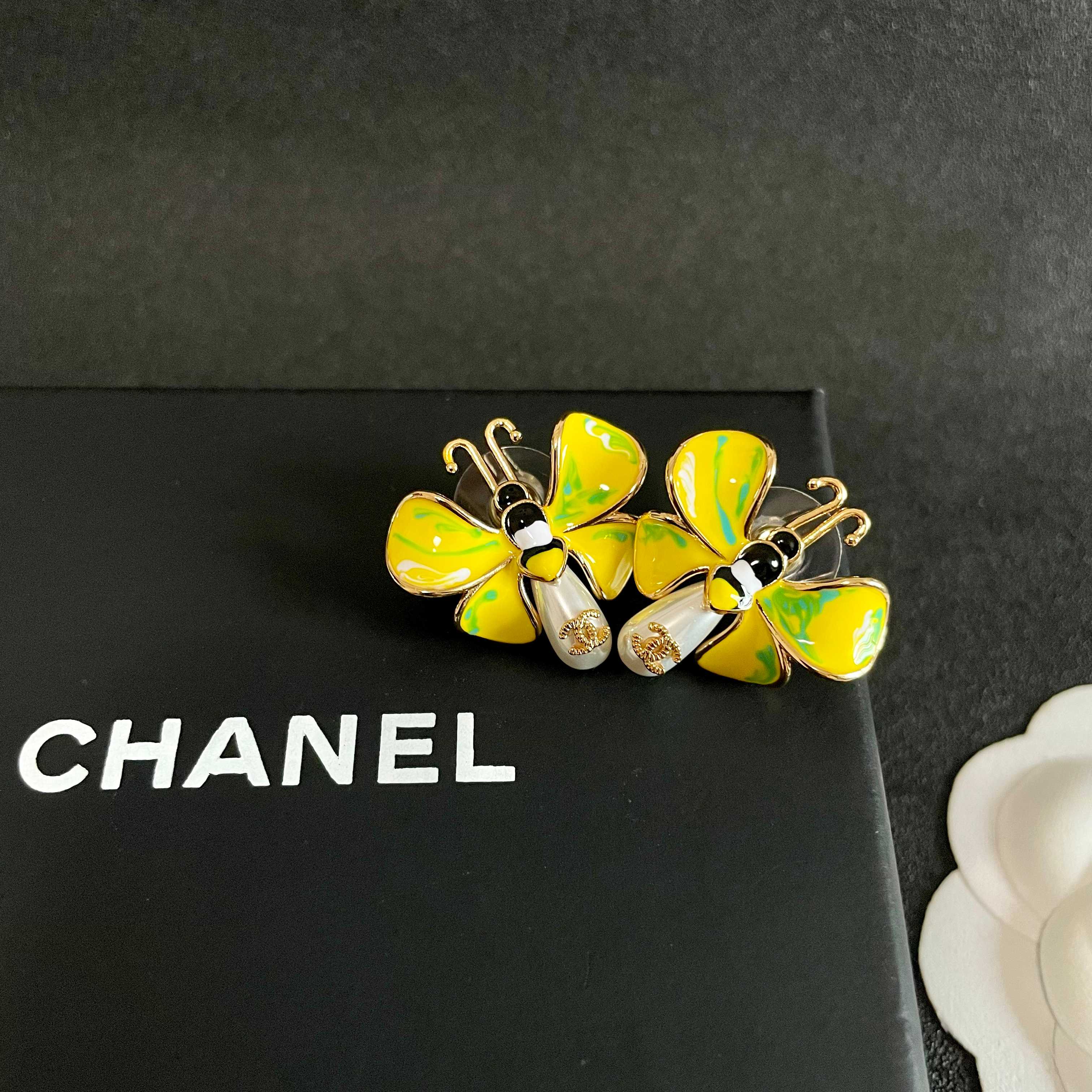 Chanel香奈儿 中古 耳钉👀小香家的款式真心无需多介绍😘🎶每一款都超好看，精致大方，非常显气质