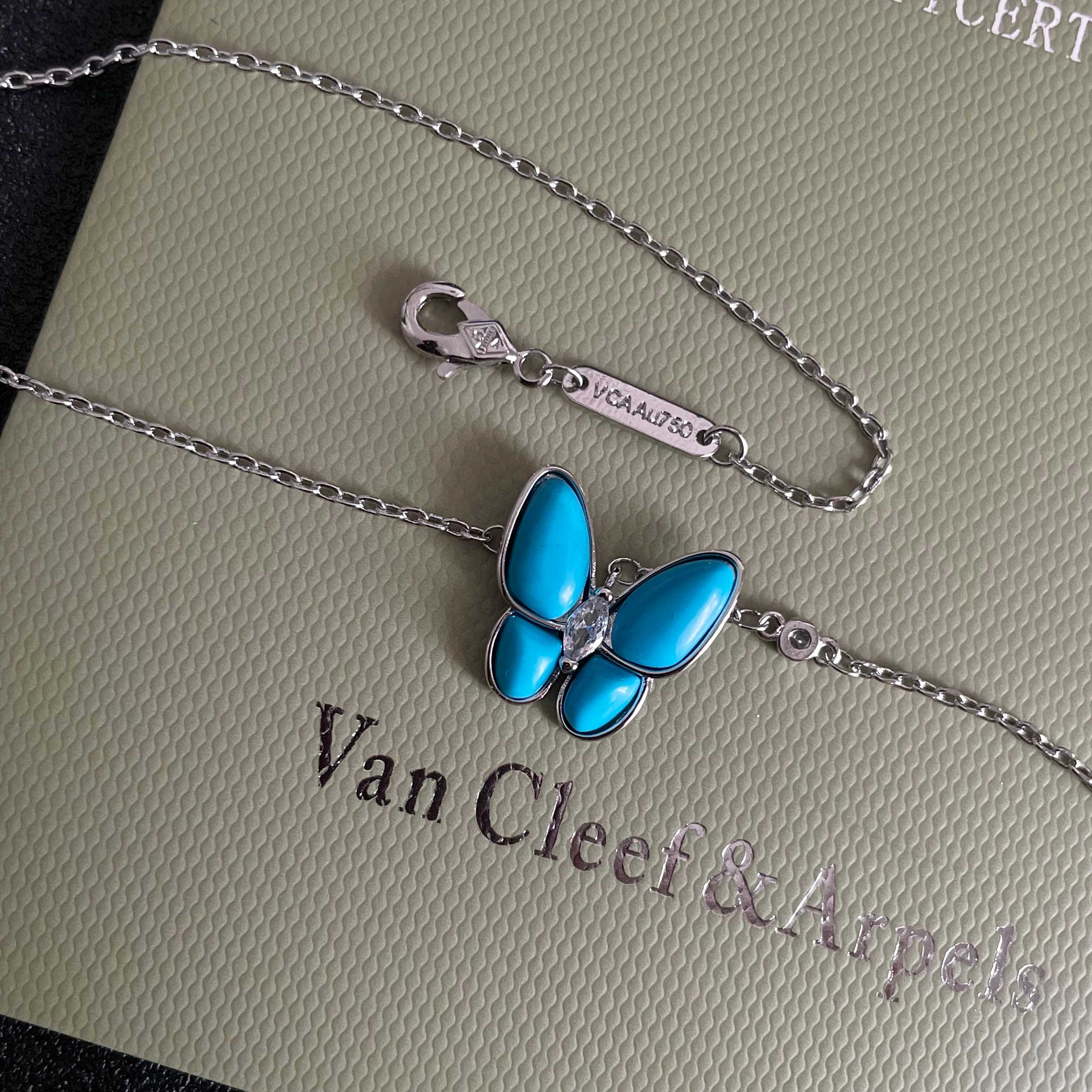 VanCleefArPels【花朵】Alhambra吊坠雾里看花 其设计独特，隽永典雅 项链百搭 经典 