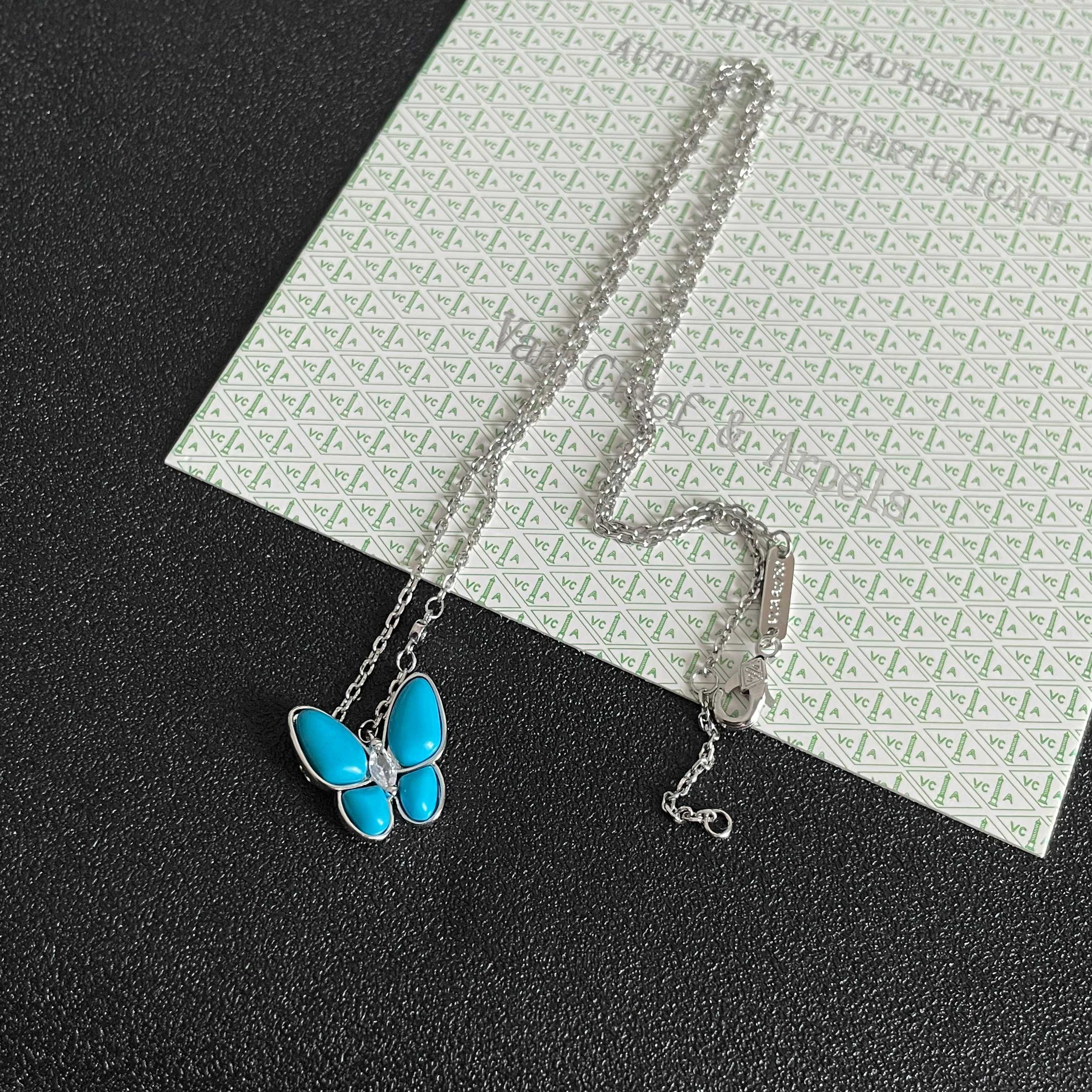 VanCleefArPels【花朵】Alhambra吊坠雾里看花 其设计独特，隽永典雅 项链百搭 经典 