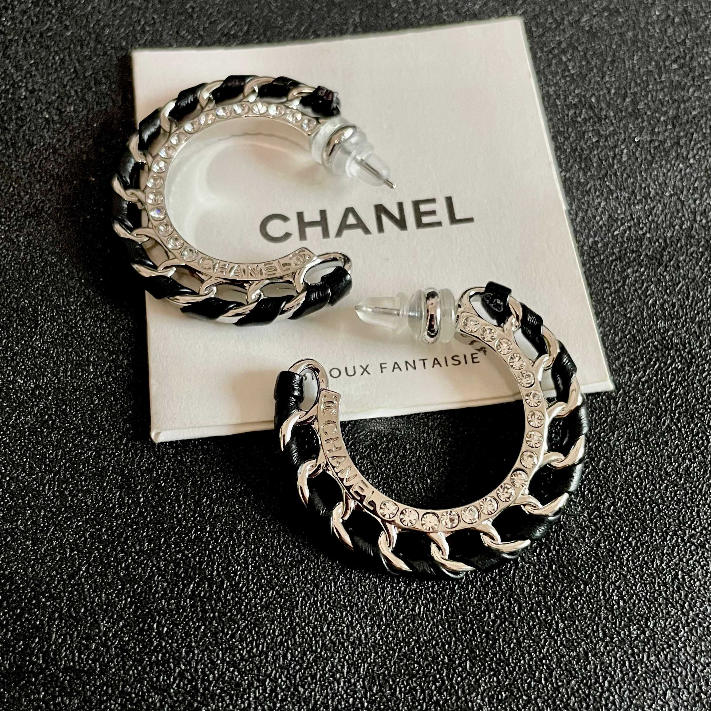 Chanel香奈儿 中古 耳钉👀小香家的款式真心无需多介绍😘🎶每一款都超好看，精致大方，非常显气质