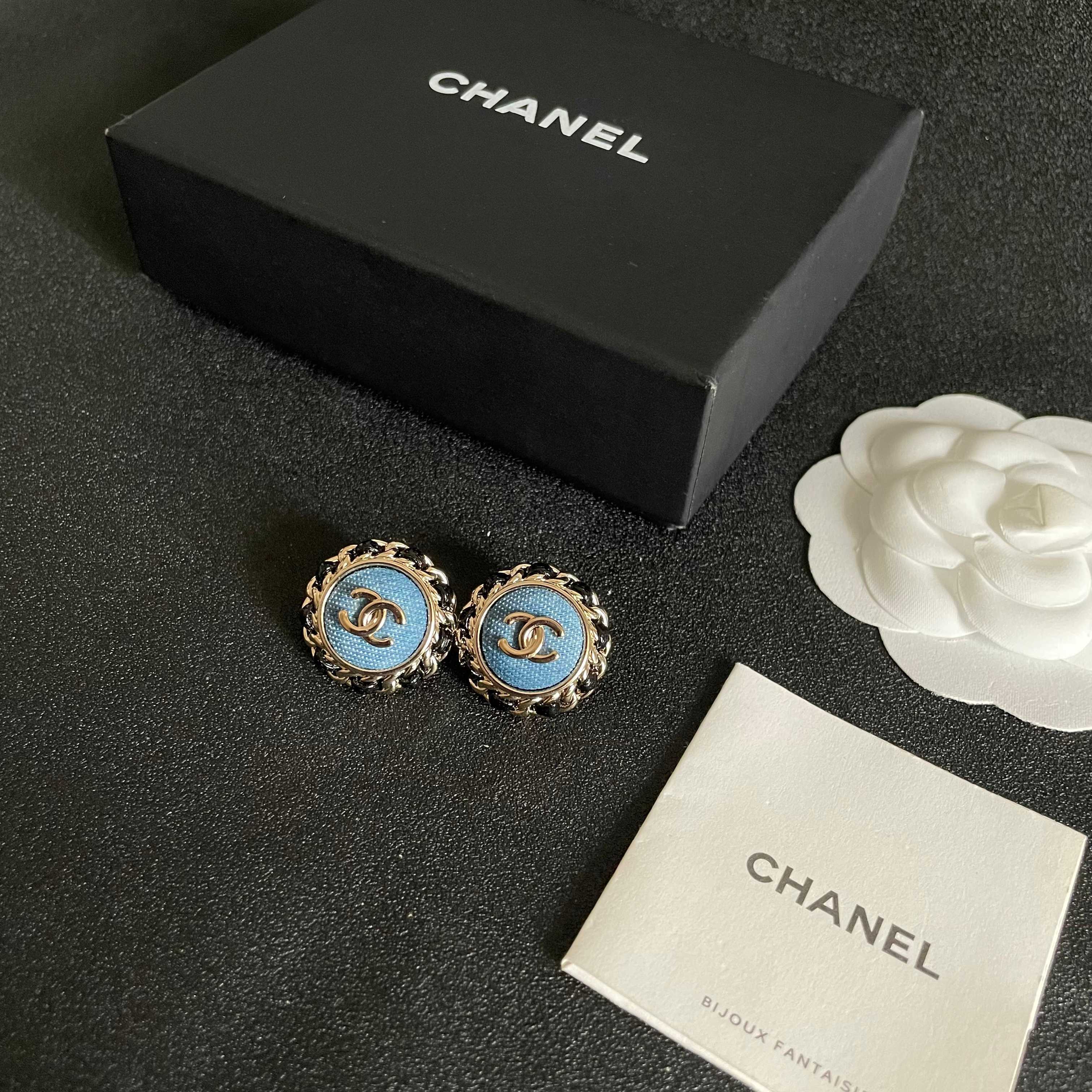 Chanel香奈儿 中古 双C耳钉👀原版复刻logo 小香家的款式真心无需多介绍😘🎶每一款都超好看，精致