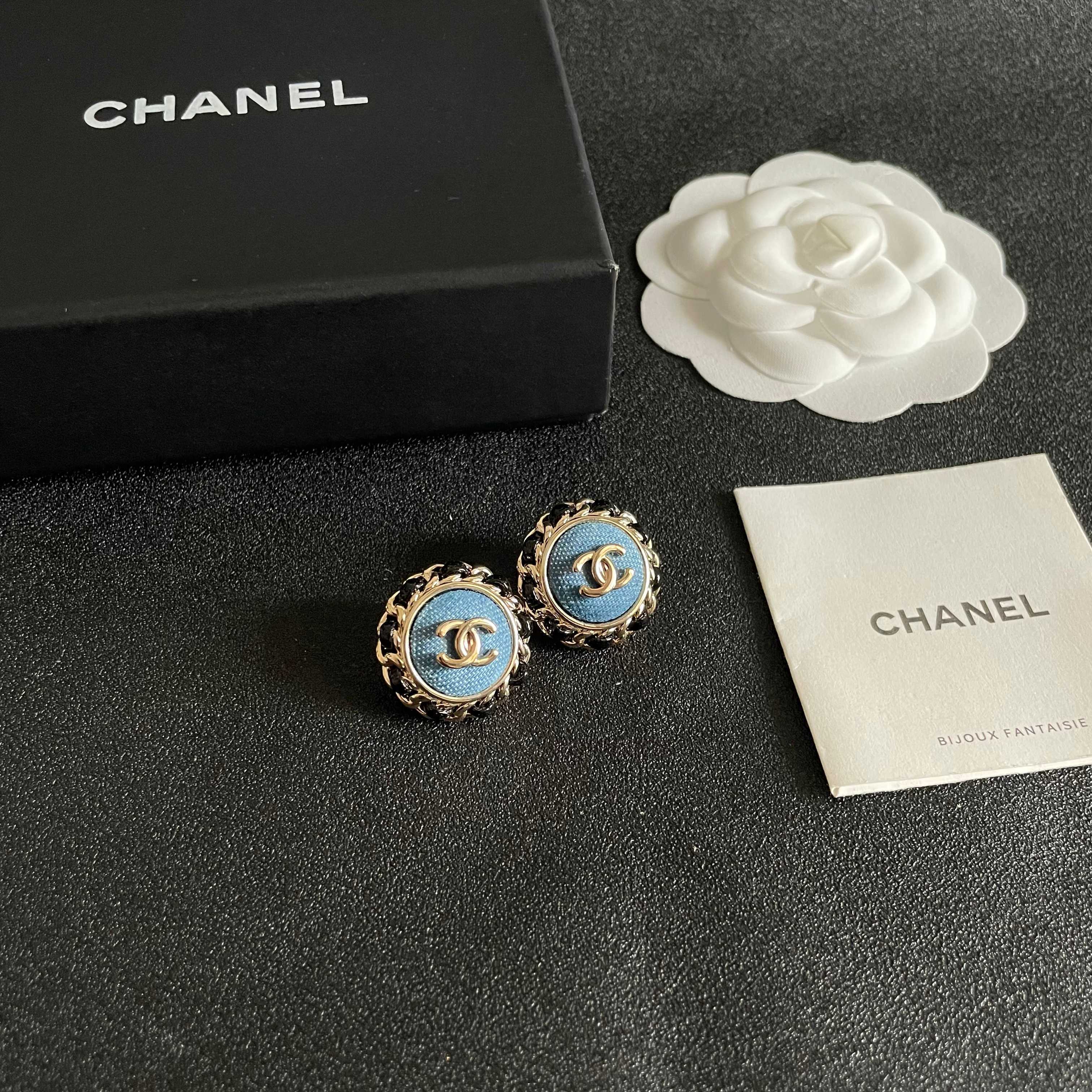 Chanel香奈儿 中古 双C耳钉👀原版复刻logo 小香家的款式真心无需多介绍😘🎶每一款都超好看，精致