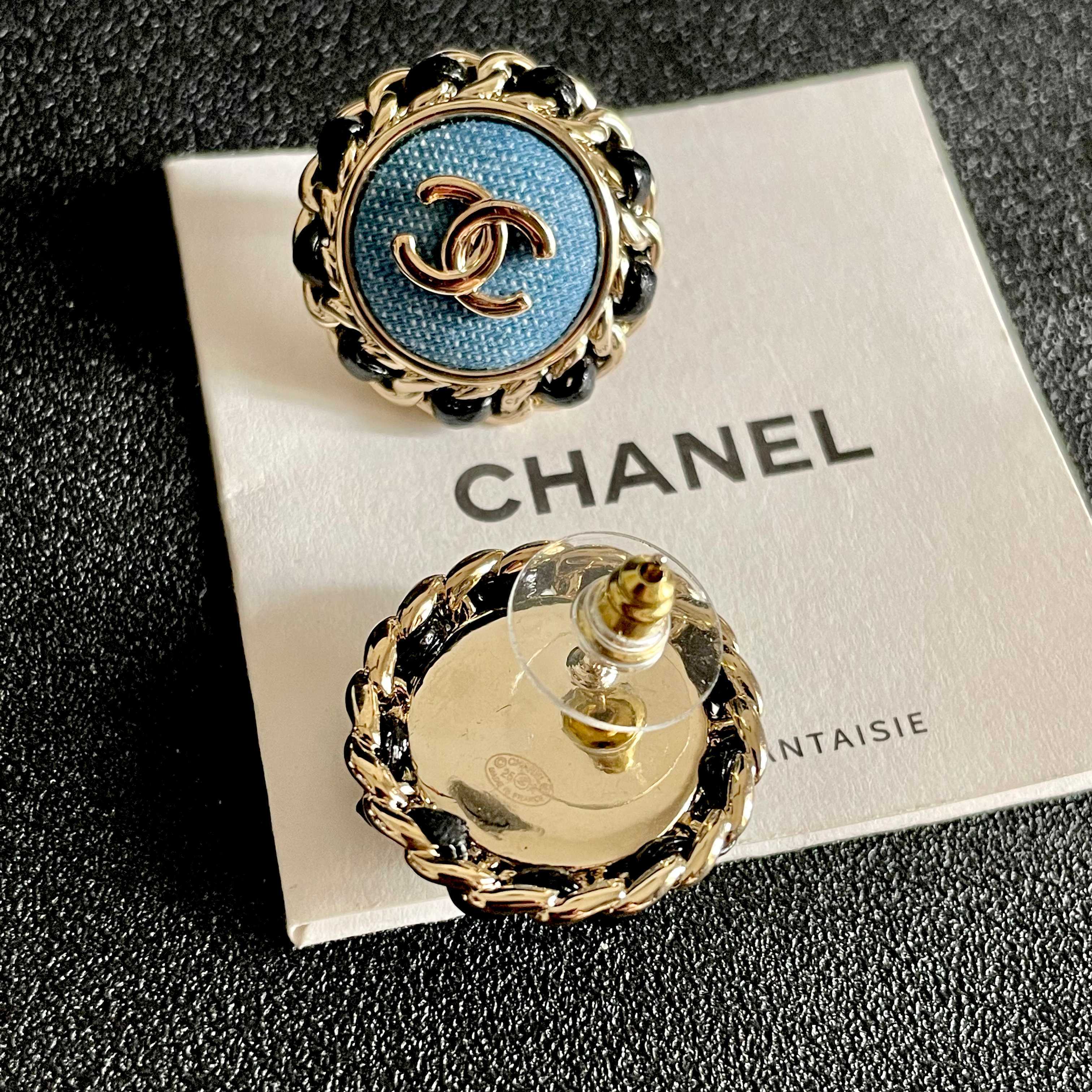 Chanel香奈儿 中古 双C耳钉👀原版复刻logo 小香家的款式真心无需多介绍😘🎶每一款都超好看，精致