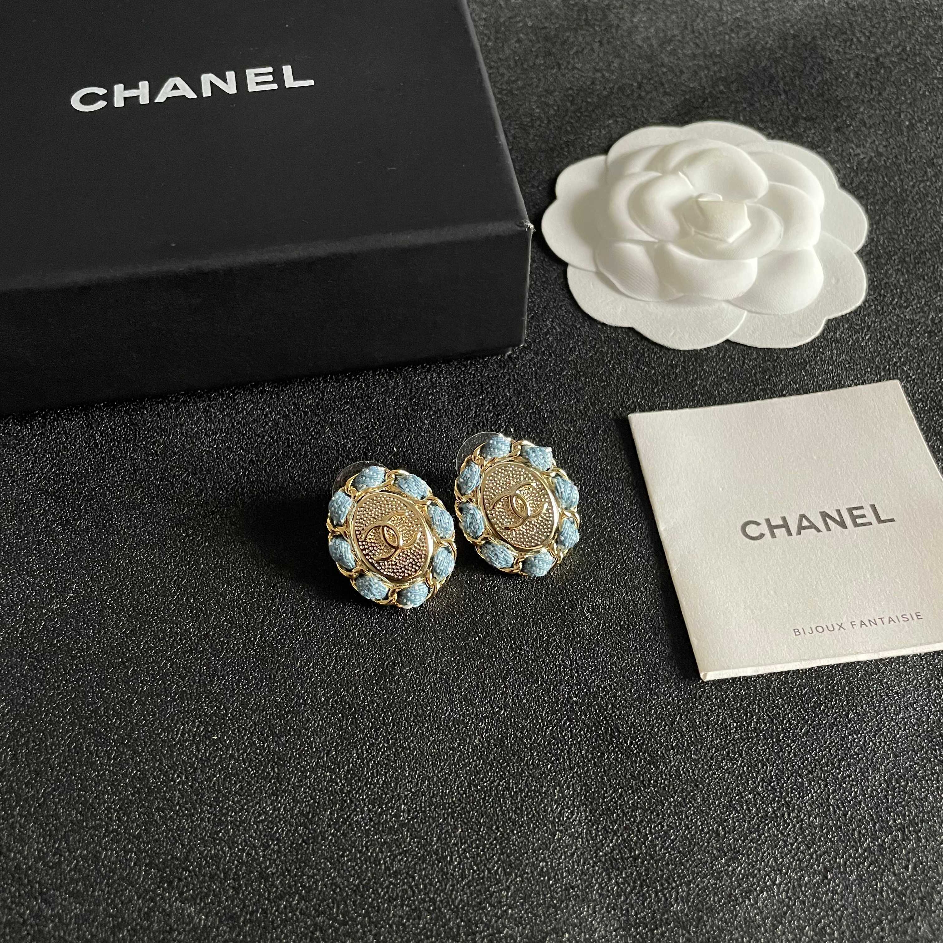 Chanel香奈儿 中古 双C耳钉👀原版复刻logo 小香家的款式真心无需多介绍😘🎶每一款都超好看，精致