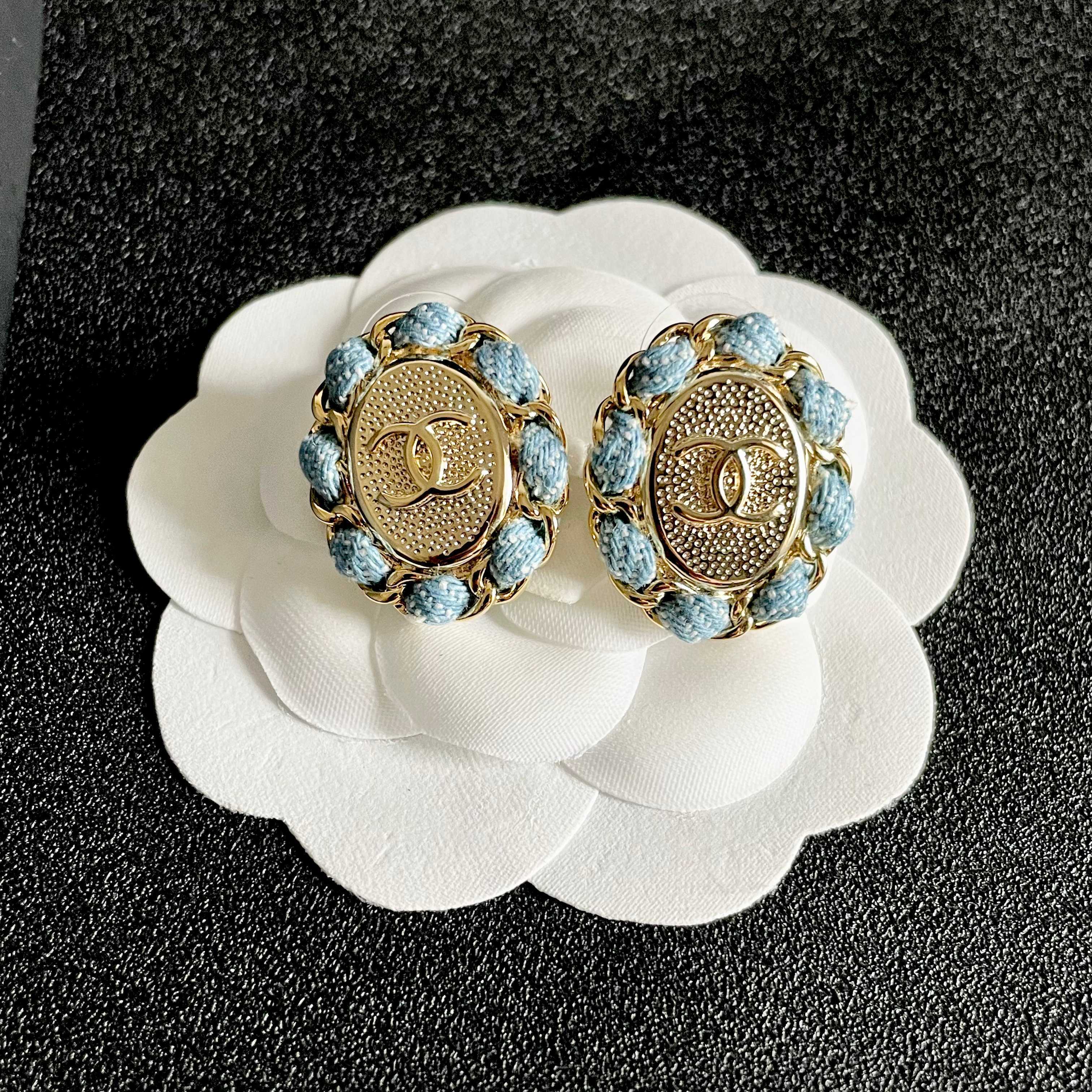 Chanel香奈儿 中古 双C耳钉👀原版复刻logo 小香家的款式真心无需多介绍😘🎶每一款都超好看，精致