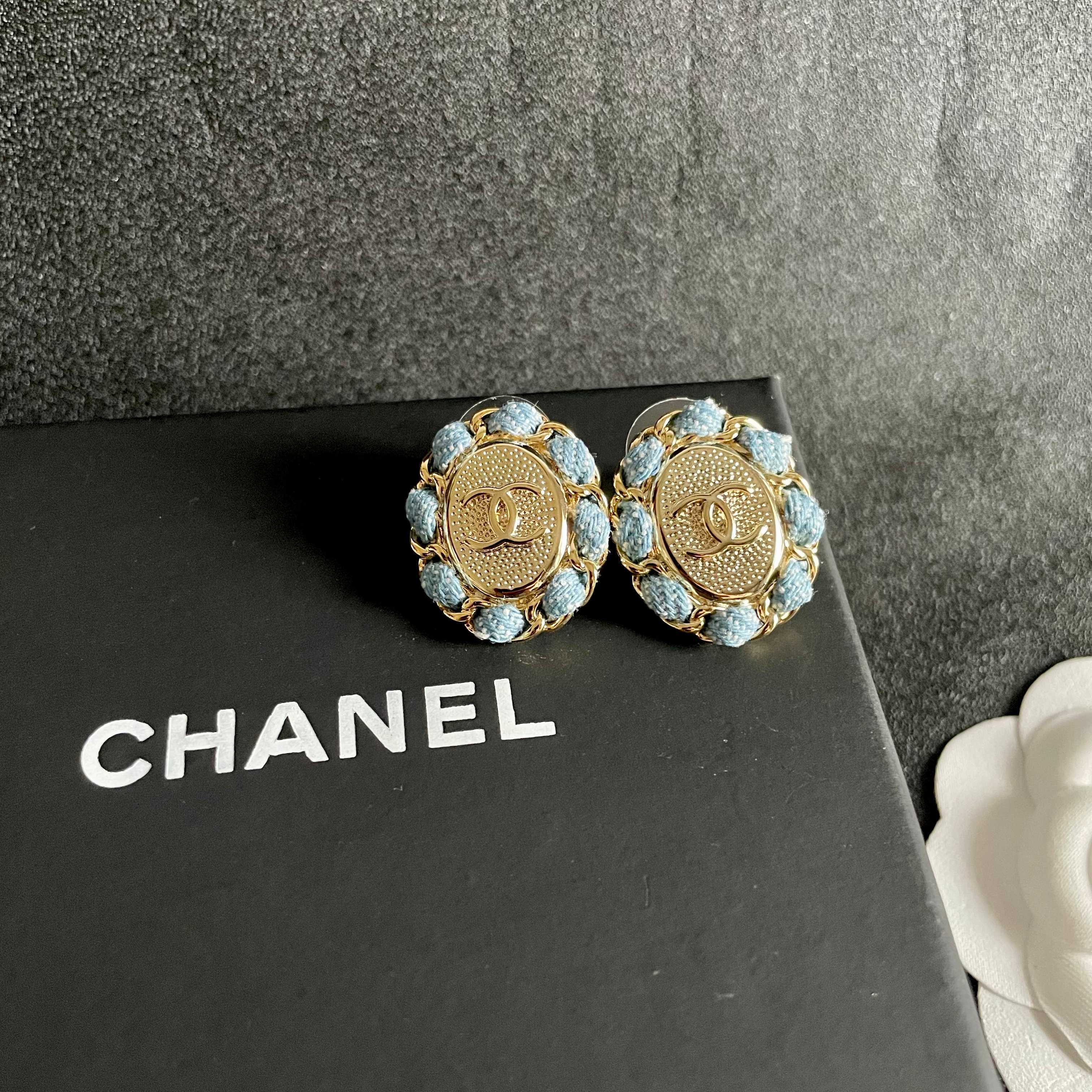 Chanel香奈儿 中古 双C耳钉👀原版复刻logo 小香家的款式真心无需多介绍😘🎶每一款都超好看，精致