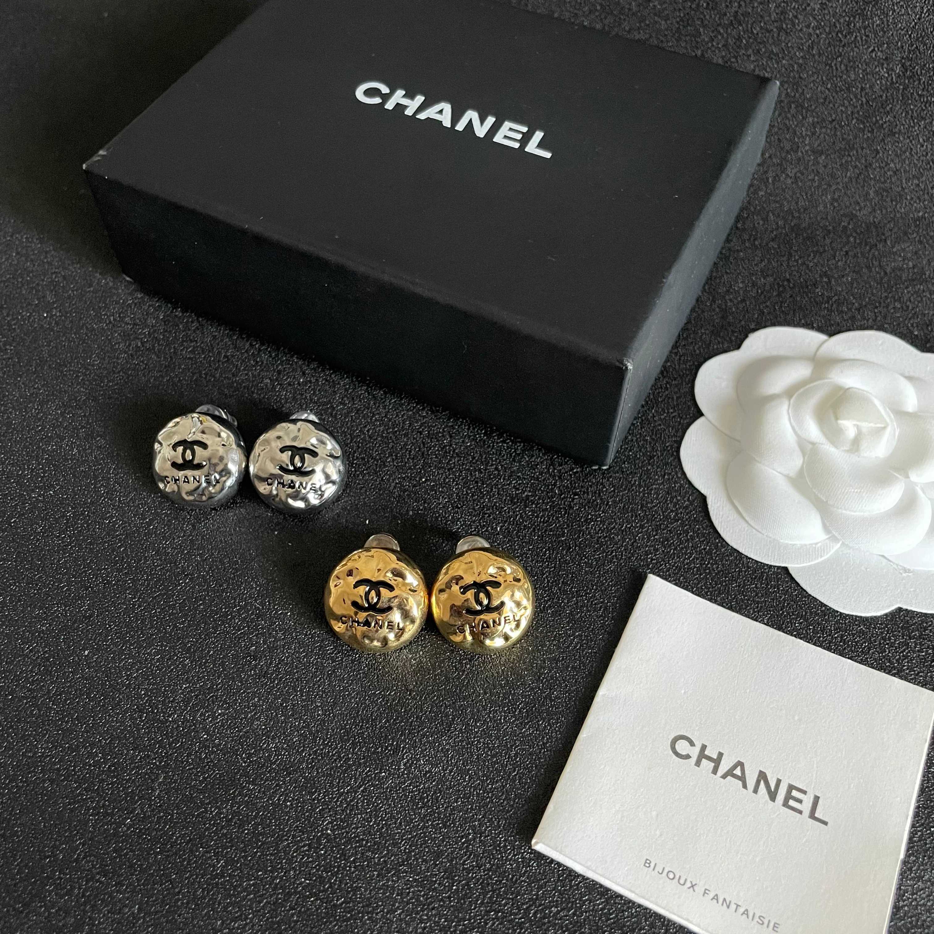 Chanel香奈儿 中古 双C耳钉👀原版复刻logo 小香家的款式真心无需多介绍😘🎶每一款都超好看，精致