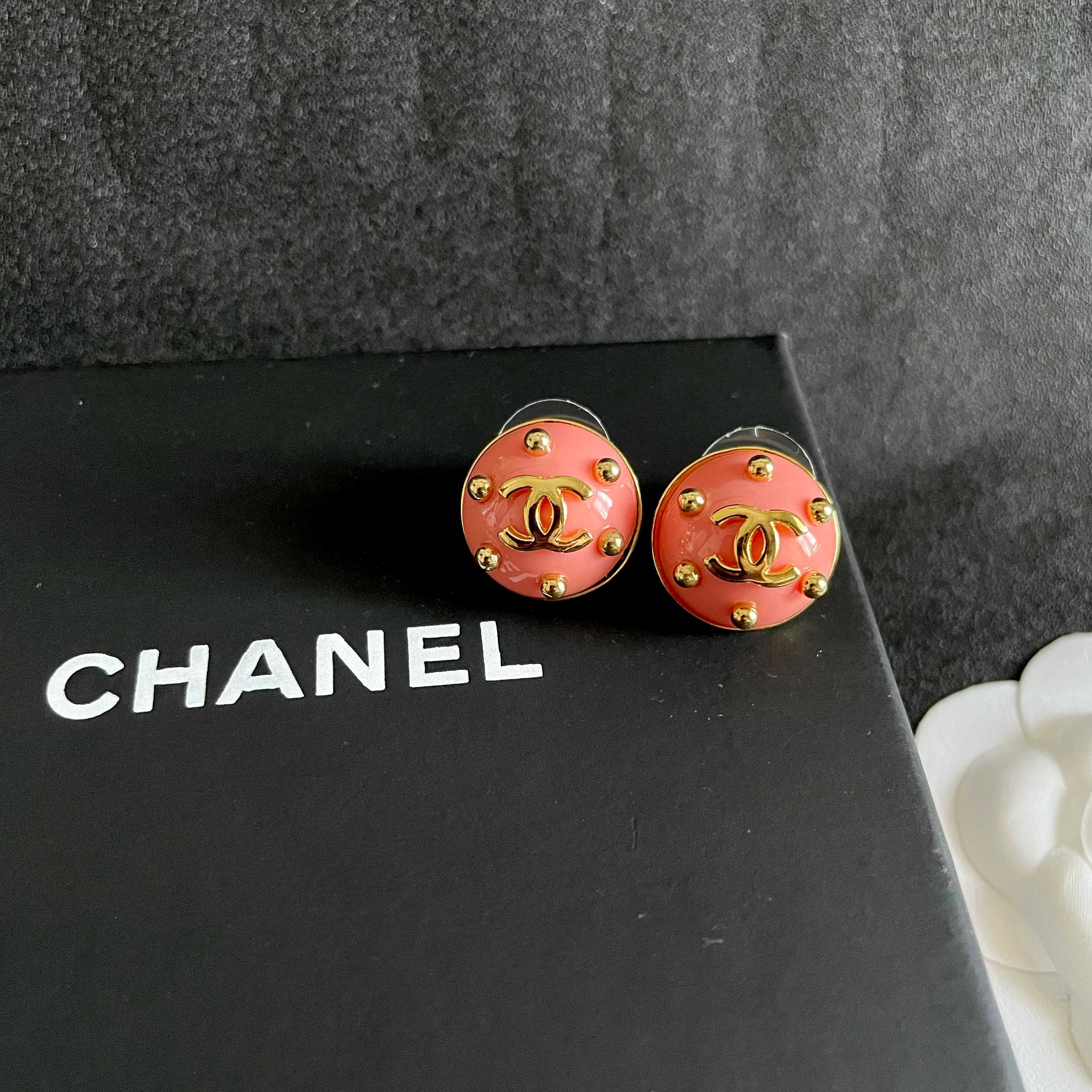 Chanel香奈儿 中古 双C耳钉👀原版复刻logo 小香家的款式真心无需多介绍😘🎶每一款都超好看，精致