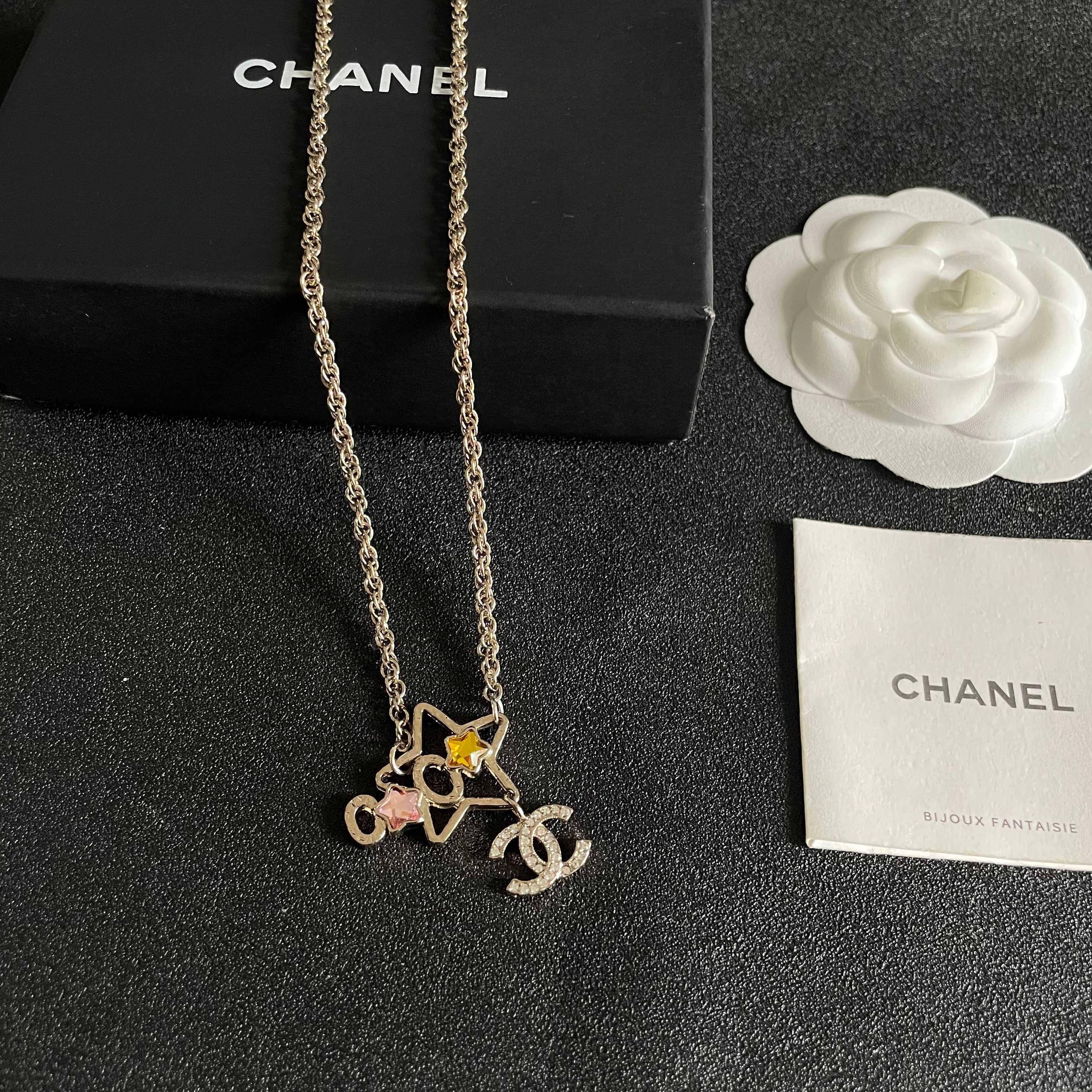 Chanel香奈儿 中古 项链👀小香家的款式真心无需多介绍😘🎶每一款都超好看，精致大方，非常显气质