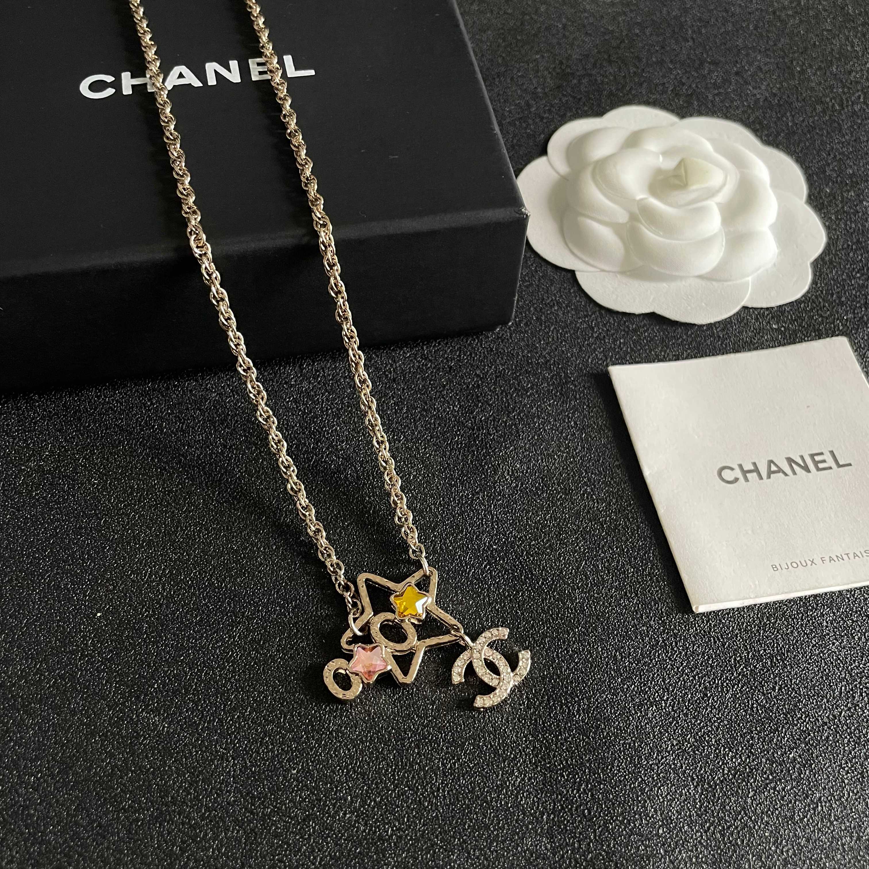 Chanel香奈儿 中古 项链👀小香家的款式真心无需多介绍😘🎶每一款都超好看，精致大方，非常显气质