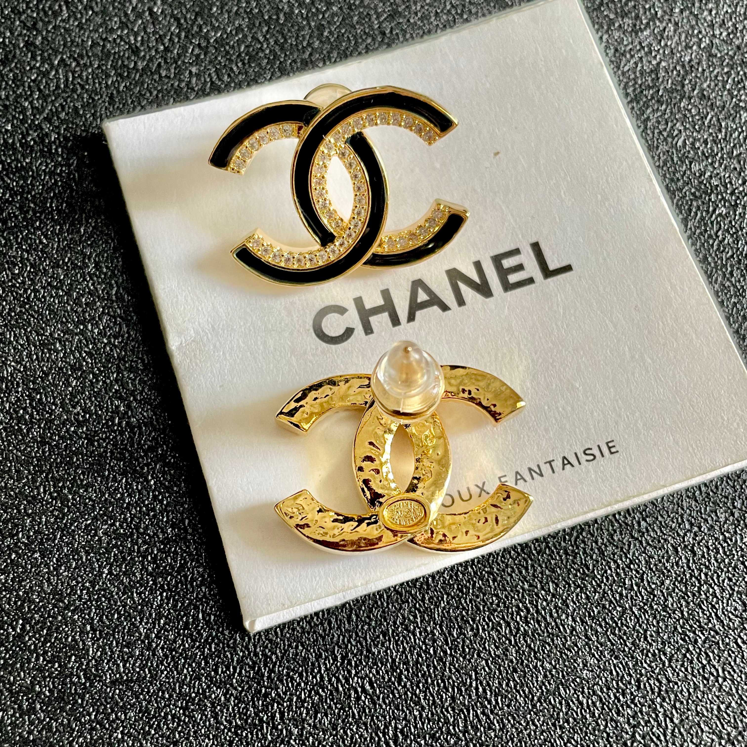 Chanel香奈儿 中古 耳钉👀小香家的款式真心无需多介绍😘🎶每一款都超好看，精致大方，非常显气质.
