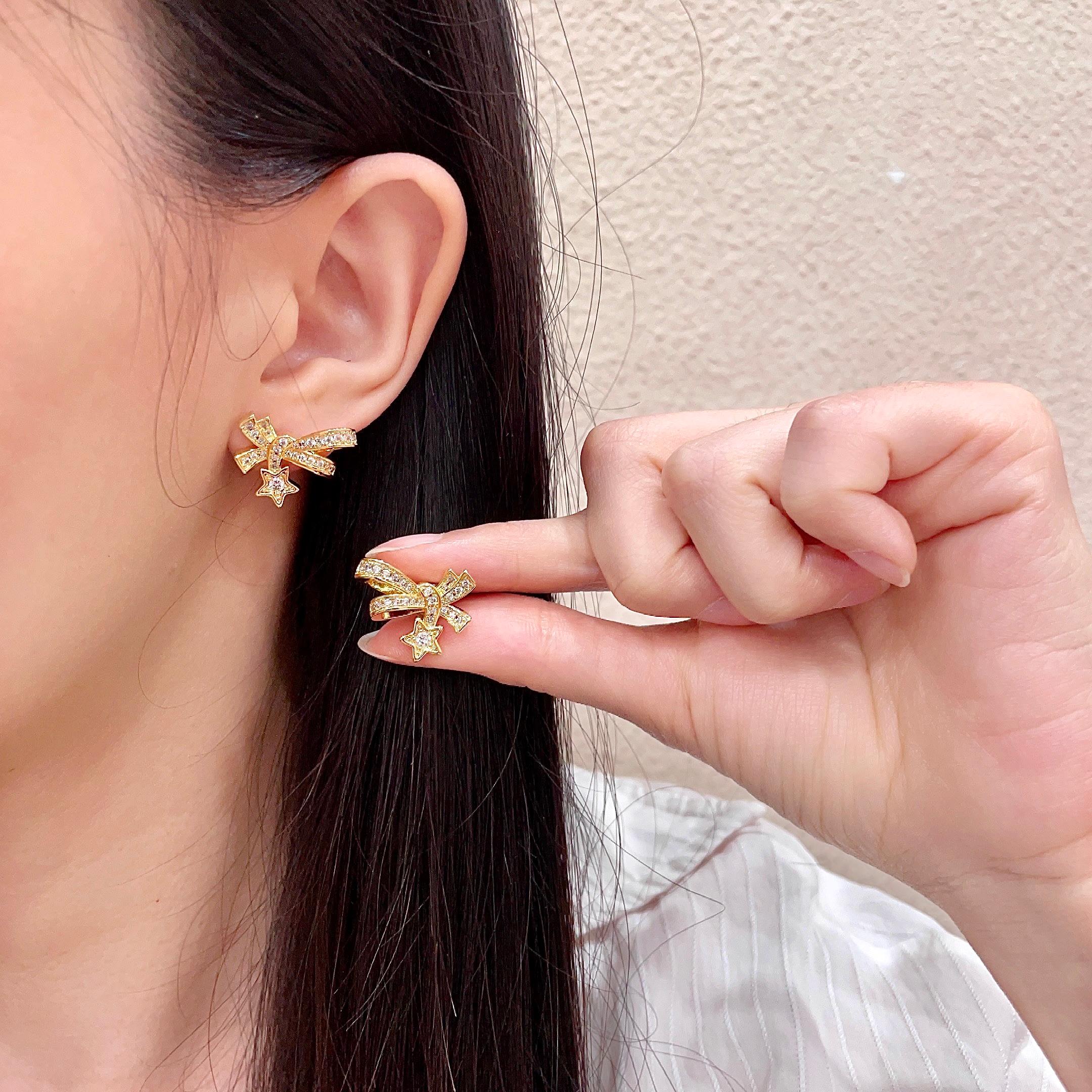 Chanel香奈儿 中古 耳钉👀小香家的款式真心无需多介绍😘🎶每一款都超好看，精致大方，非常显气质.