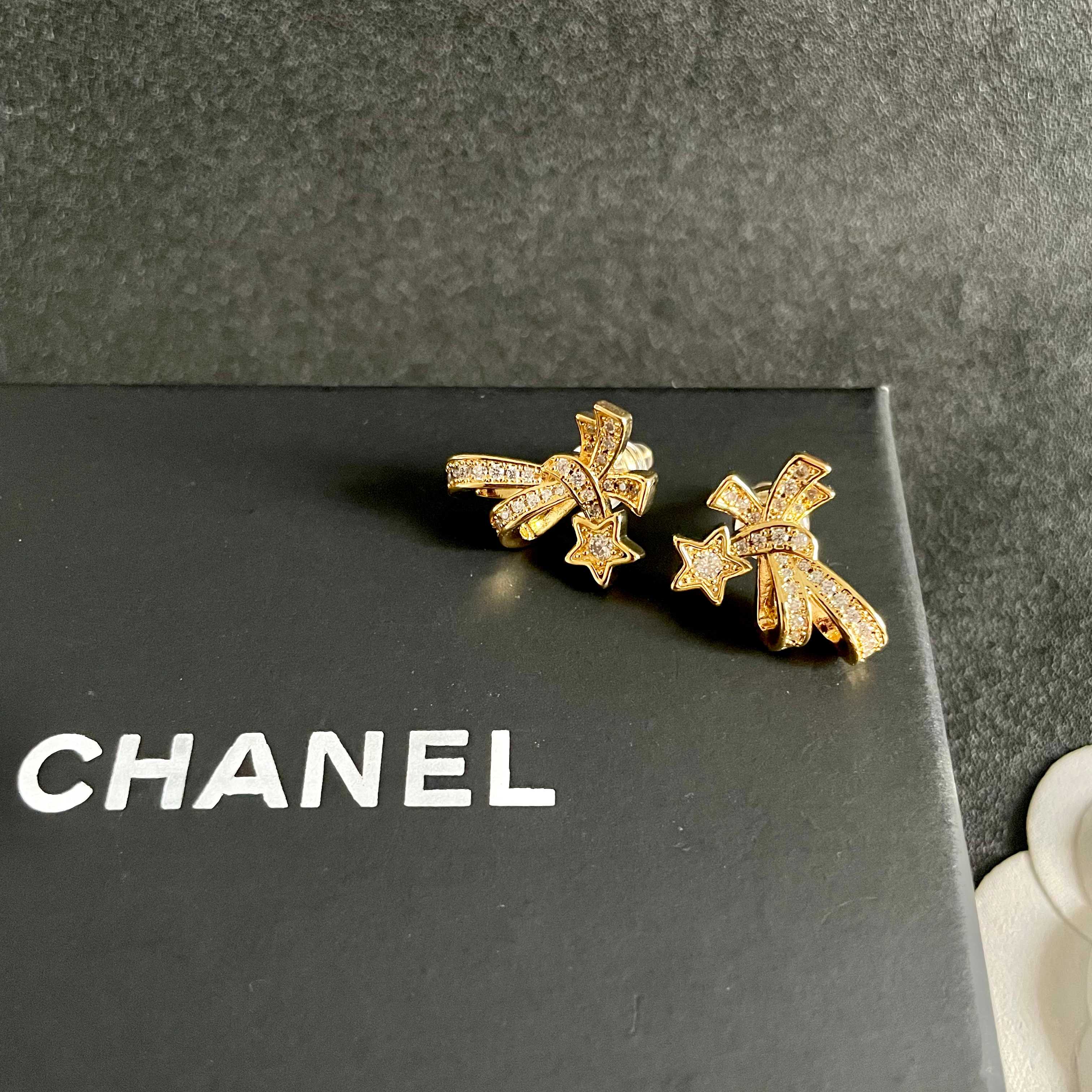 Chanel香奈儿 中古 耳钉👀小香家的款式真心无需多介绍😘🎶每一款都超好看，精致大方，非常显气质.
