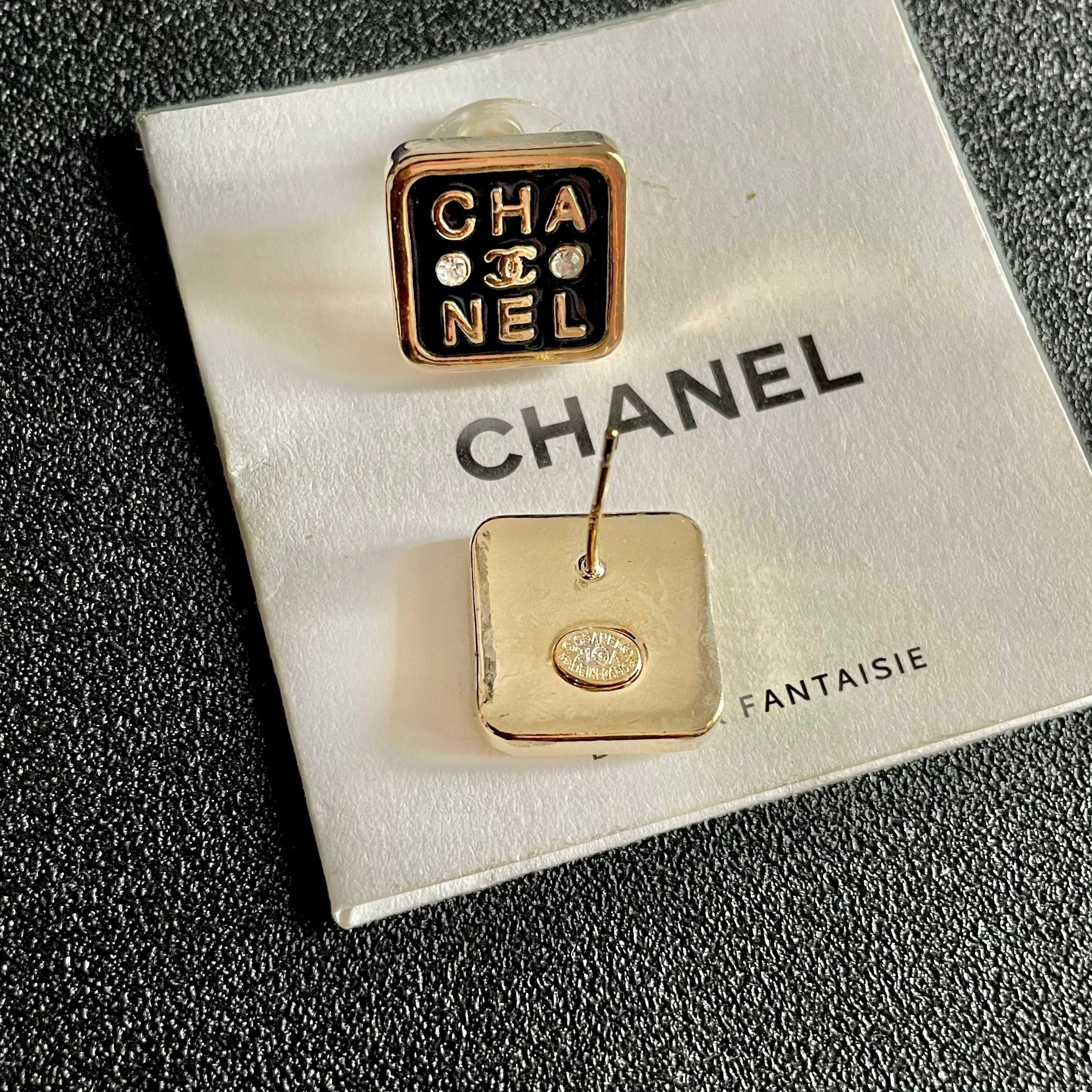 Chanel香奈儿 中古 耳钉👀小香家的款式真心无需多介绍😘🎶每一款都超好看，精致大方，非常显气质.