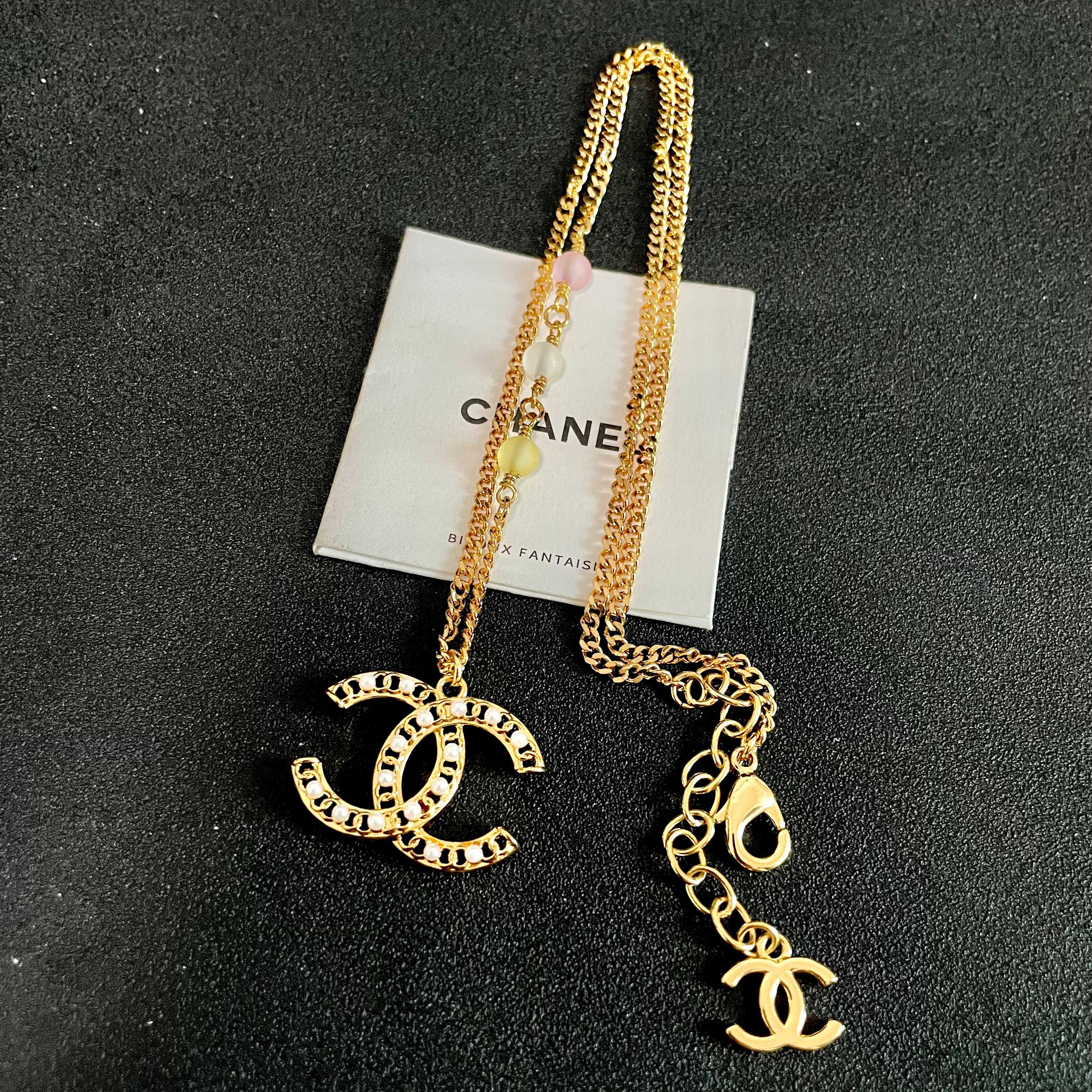 Chanel香奈儿 中古 字母项链👀小香家的款式真心无需多介绍😘🎶每一款都超好看，精致大方，非常显气质.