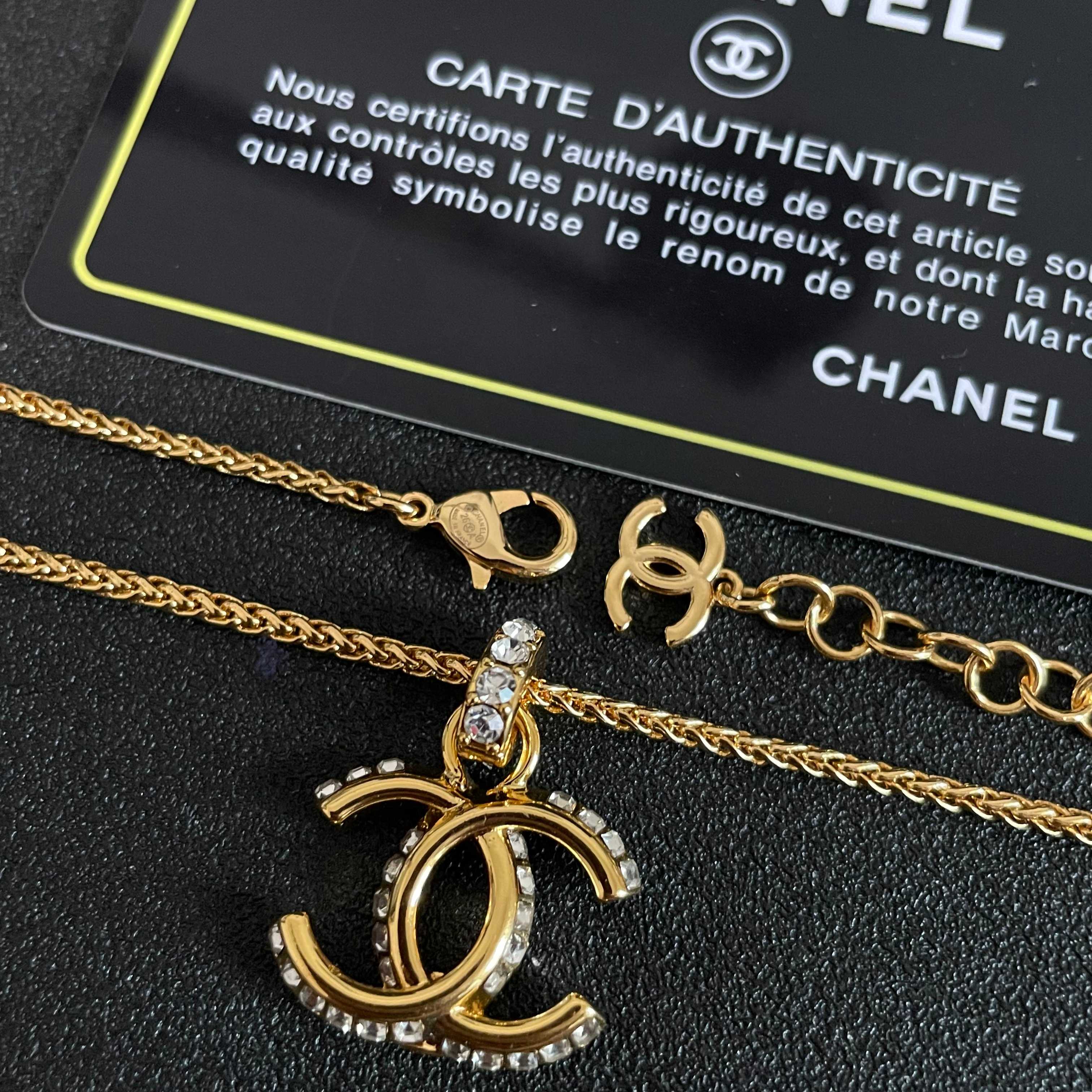 Chanel香奈儿 中古 字母项链👀小香家的款式真心无需多介绍😘🎶每一款都超好看，精致大方，非常显气质.