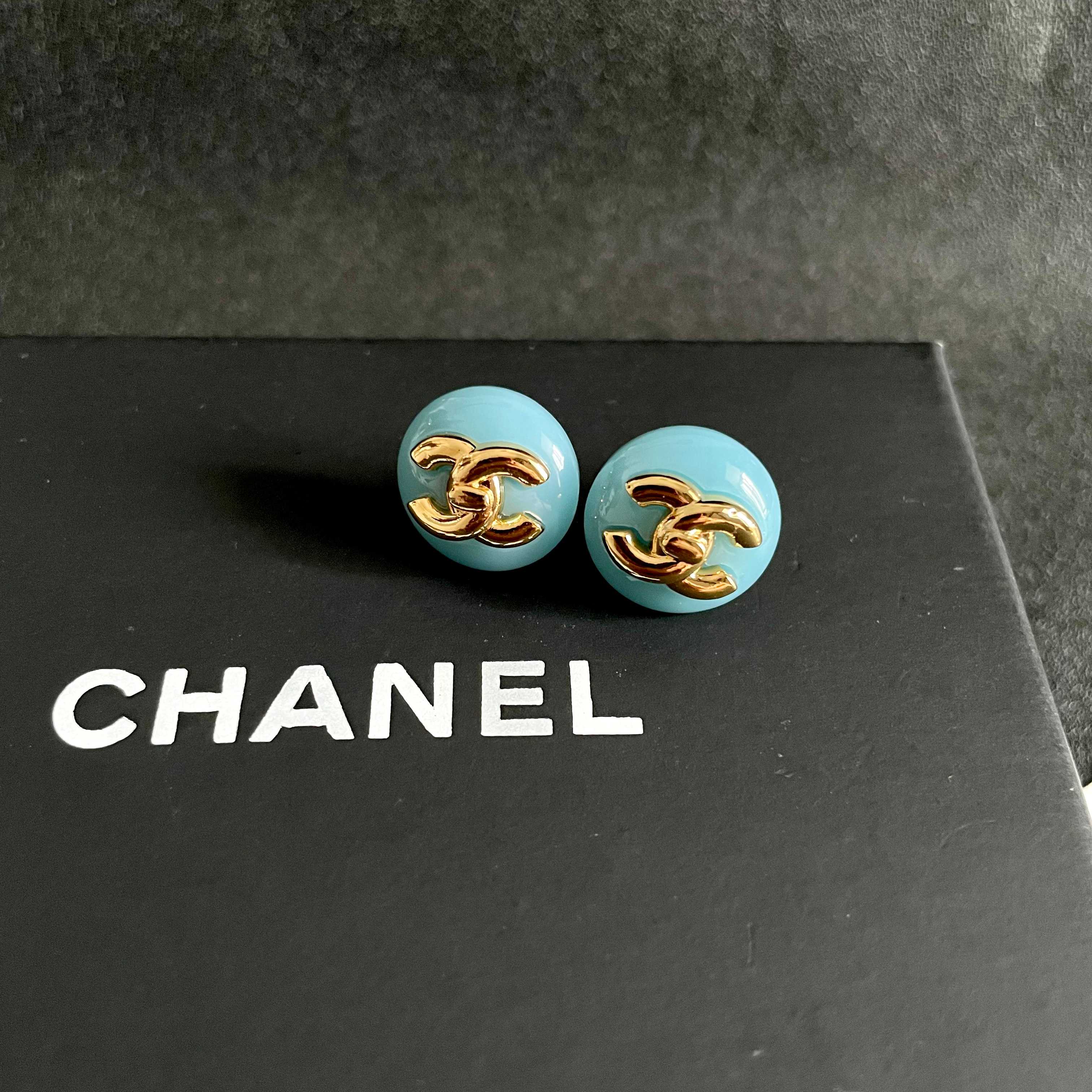 Chanel香奈儿 中古 耳钉👀小香家的款式真心无需多介绍😘🎶每一款都超好看，精致大方，非常显气质.