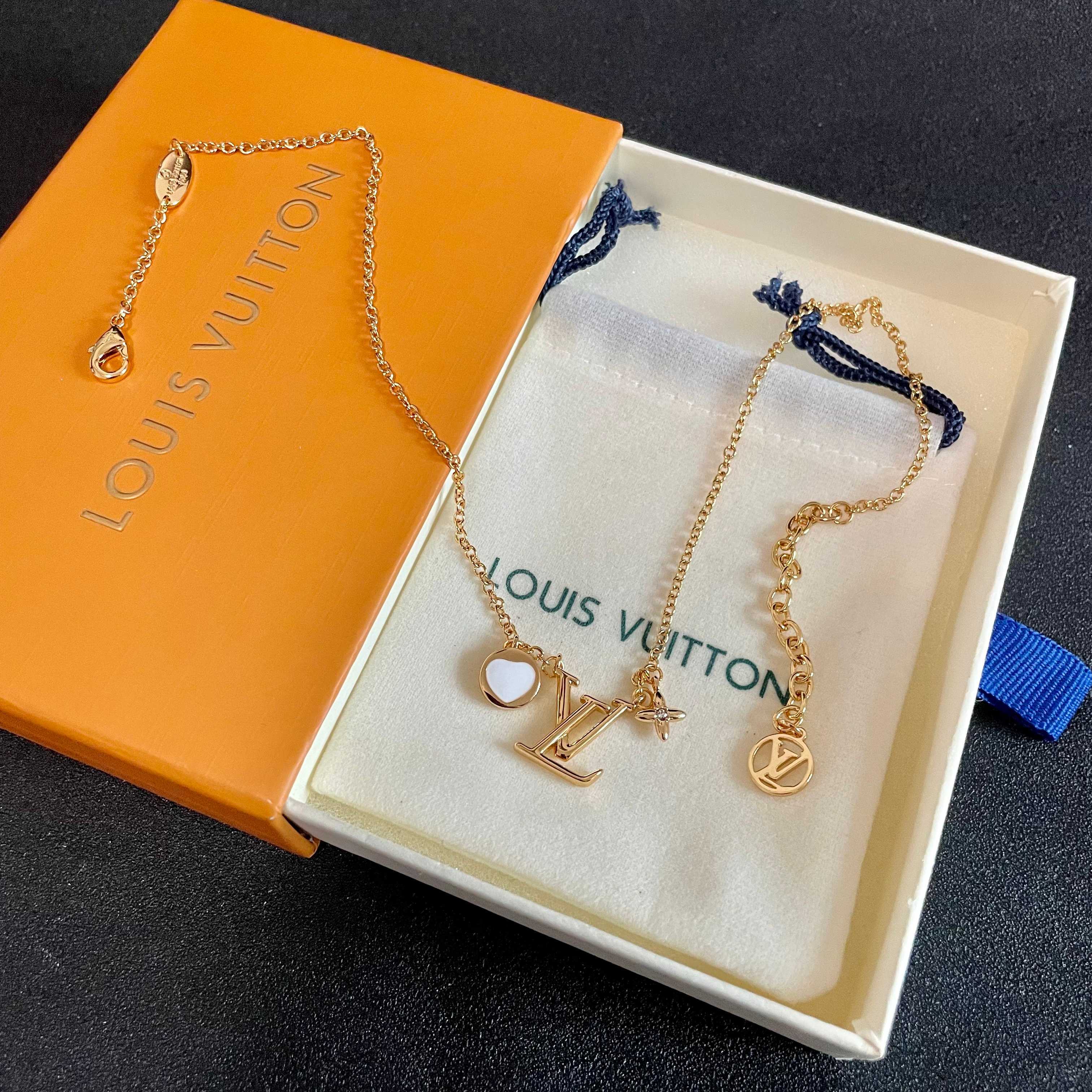 💥💥Louis Vuitton 路易威登 设计独特 (用LV经典之作图形理念)👋好看🧚‍♀️项链 超级无