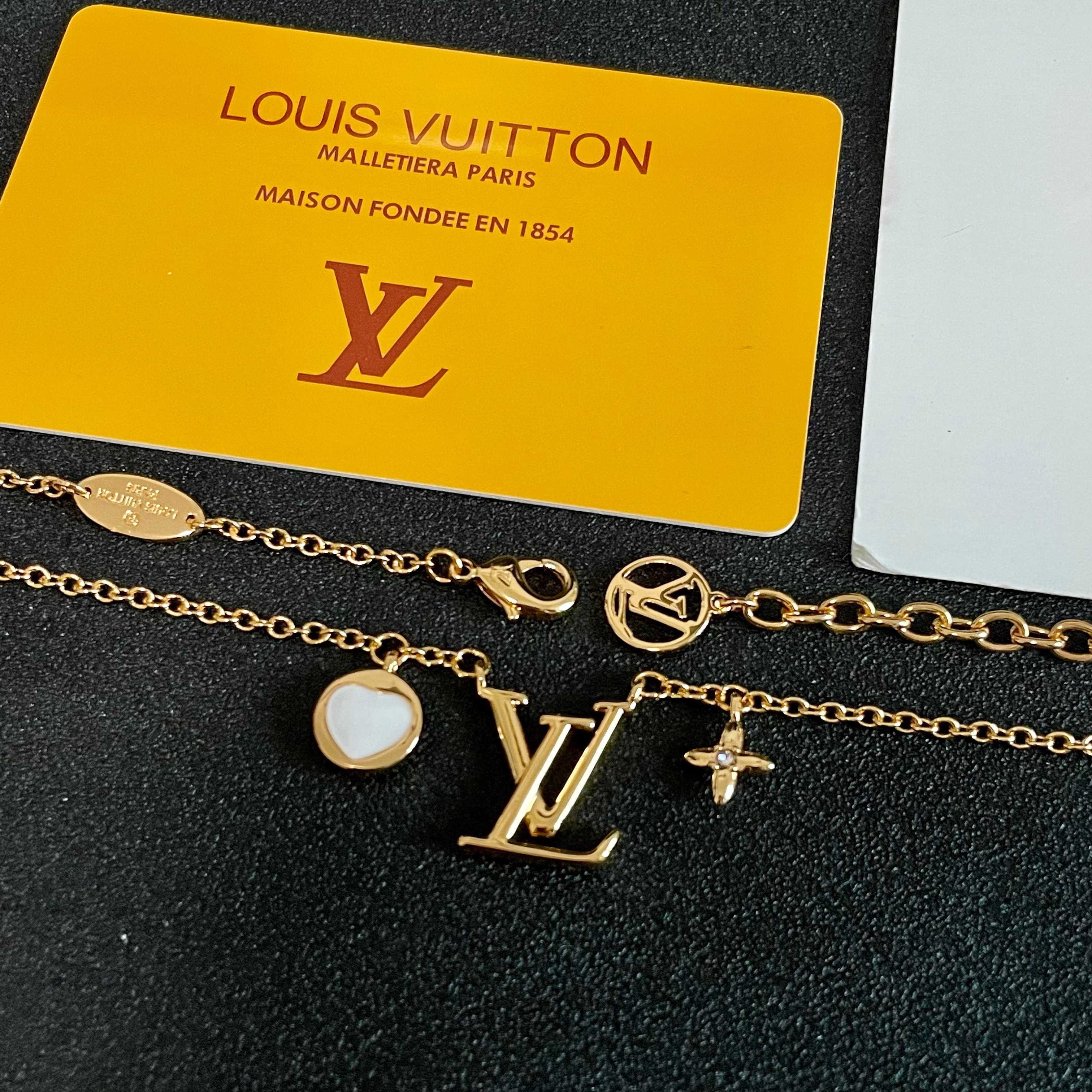 💥💥Louis Vuitton 路易威登 设计独特 (用LV经典之作图形理念)👋好看🧚‍♀️项链 超级无