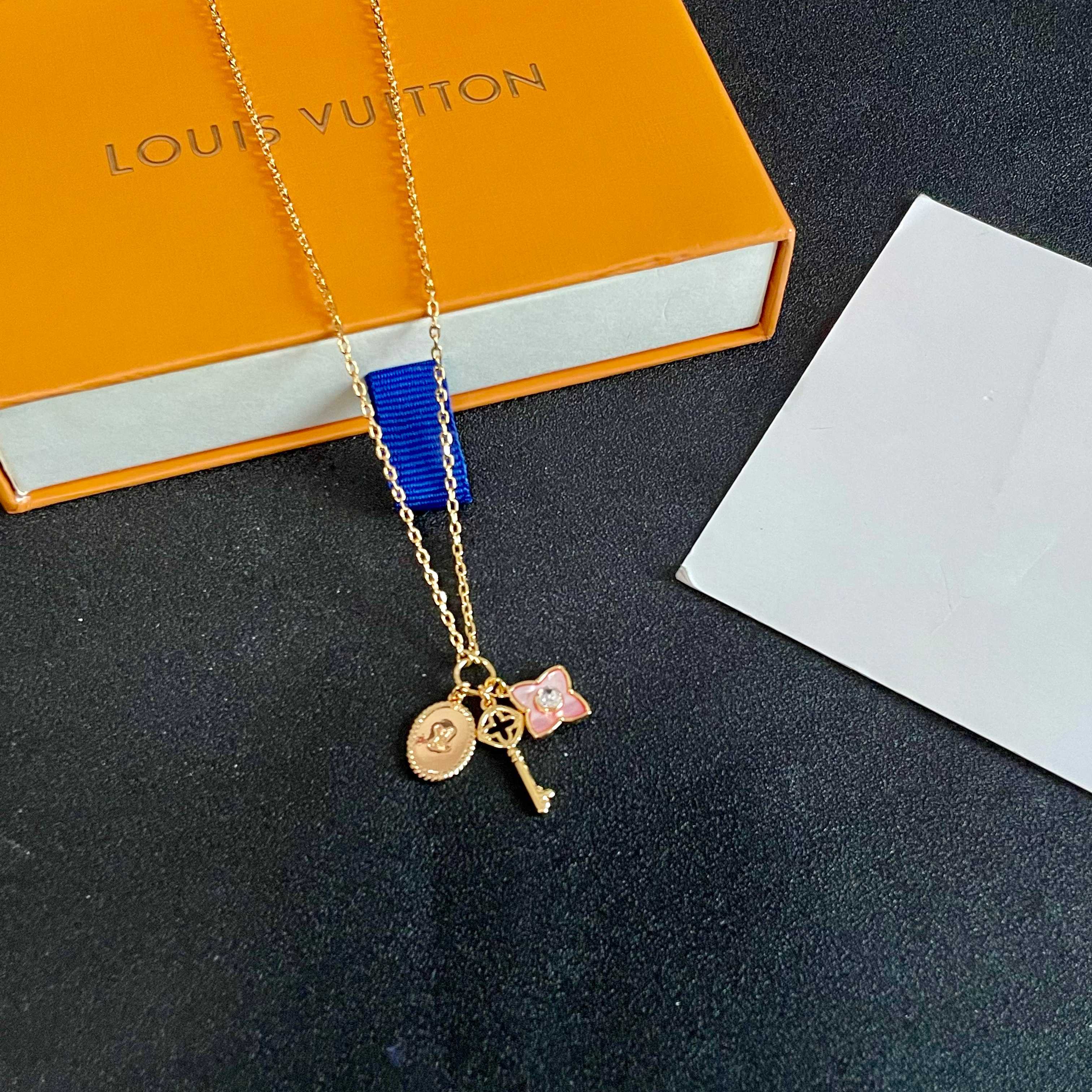 💥💥Louis Vuitton 路易威登 设计独特 (用LV经典之作图形理念)👋好看🧚‍♀️项链 超级无